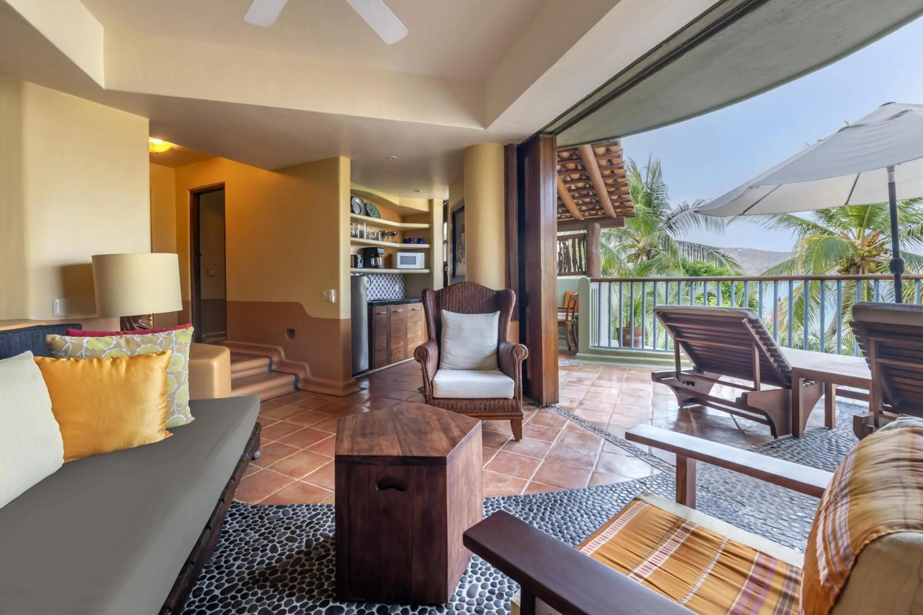 Living room in Hilton Grand Vacations Club Zihuatanejo