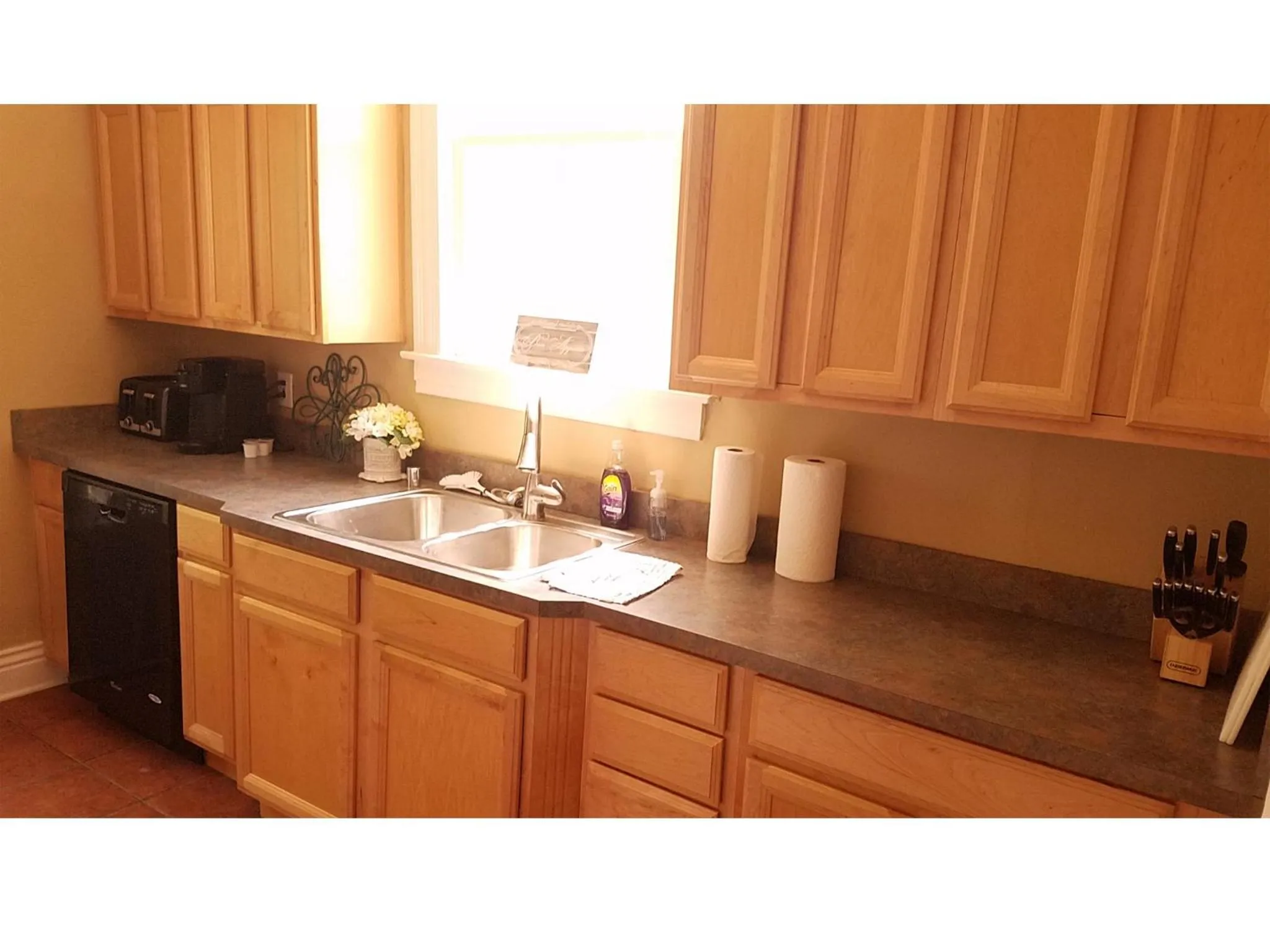 Kitchen or kitchenette in The B