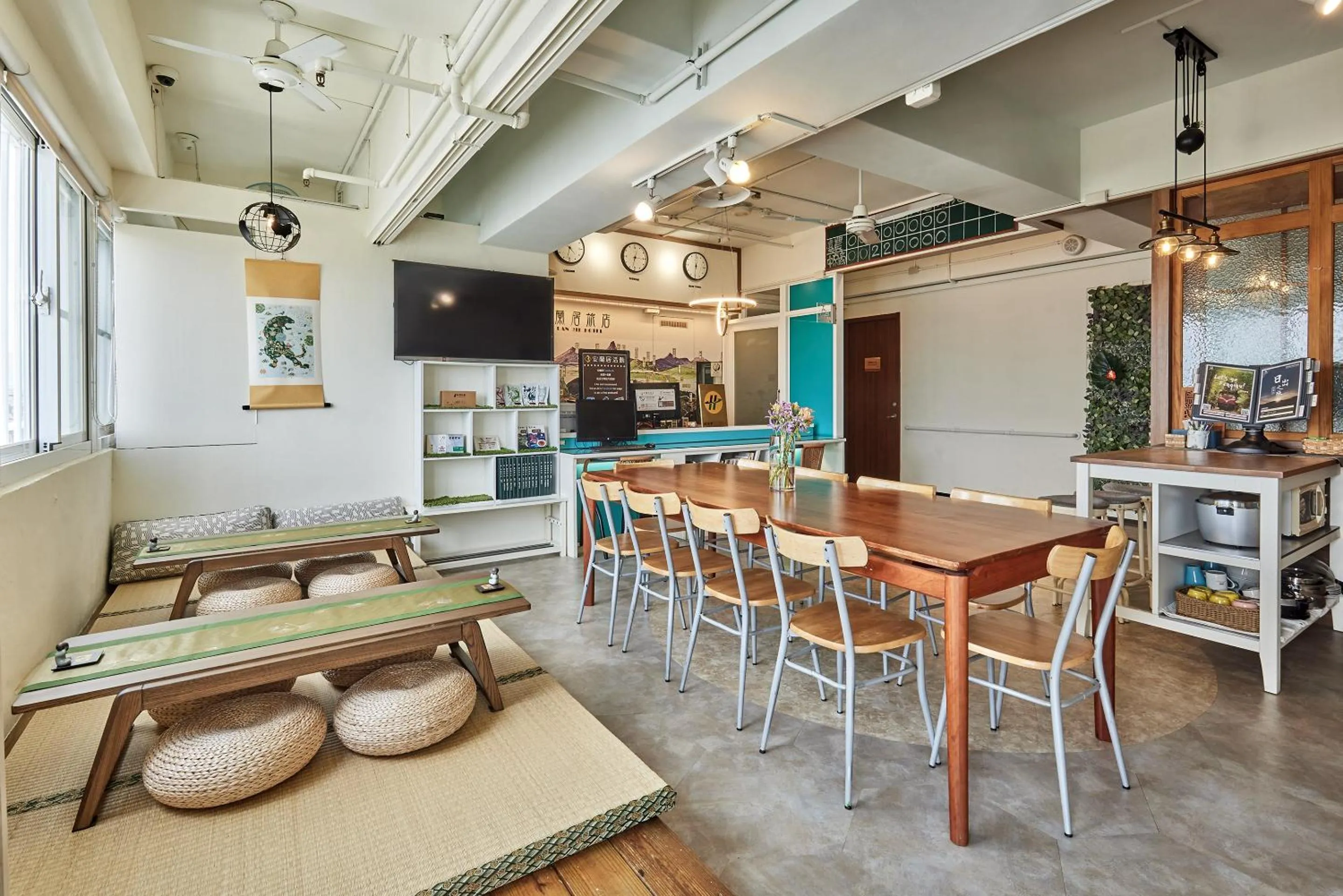 Property building in 安蘭居旅店 An Lan Jie Hotel