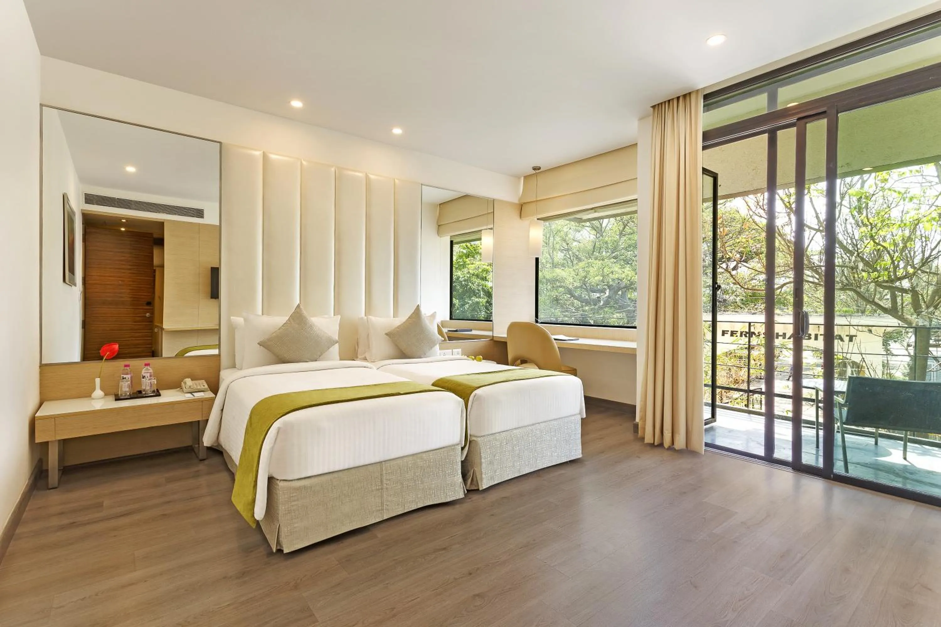 Photo of the whole room, Bed in Sarovar Portico Outer Ring Road