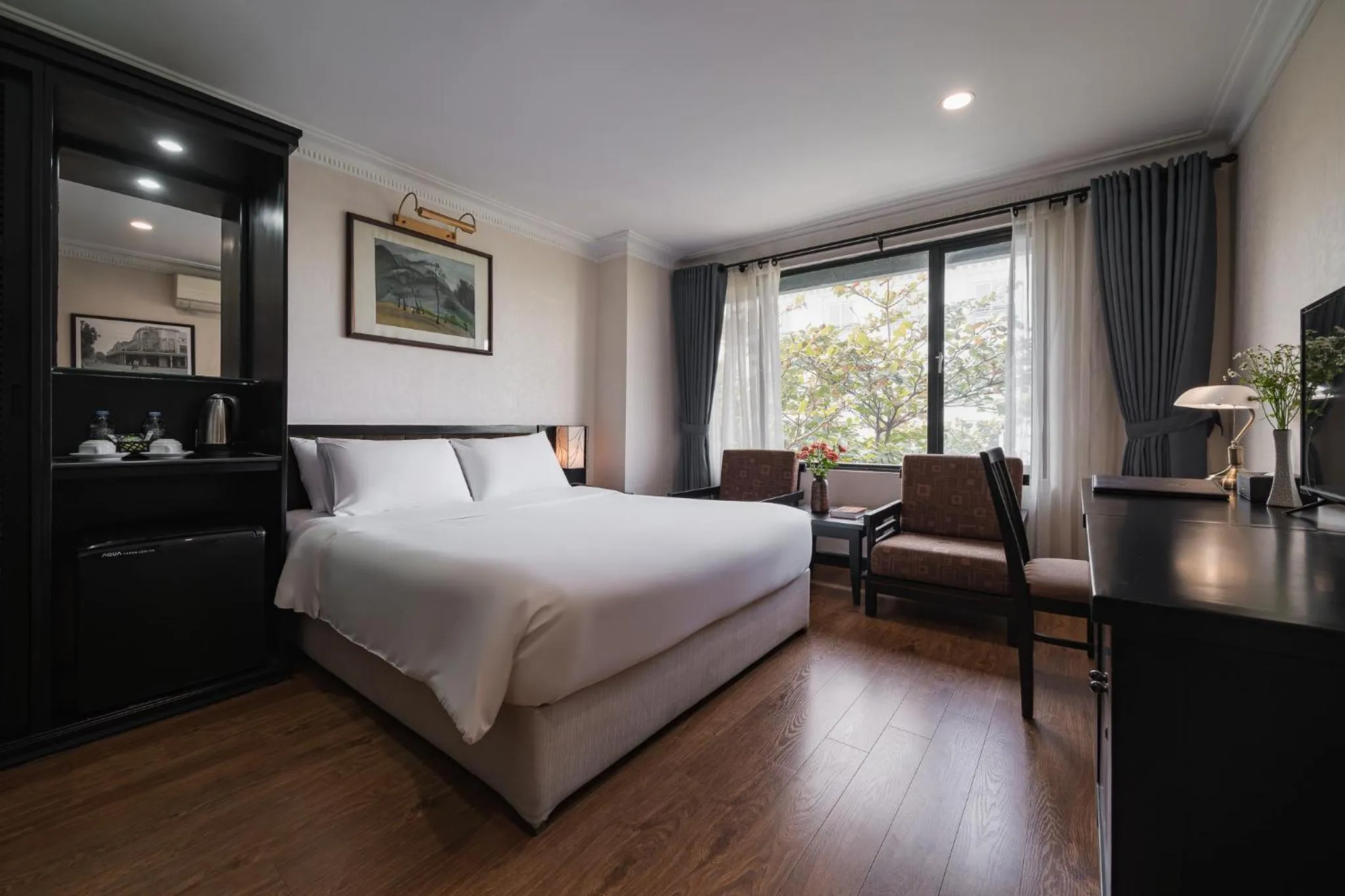 room service, Bed in La Passion Classic Hotel