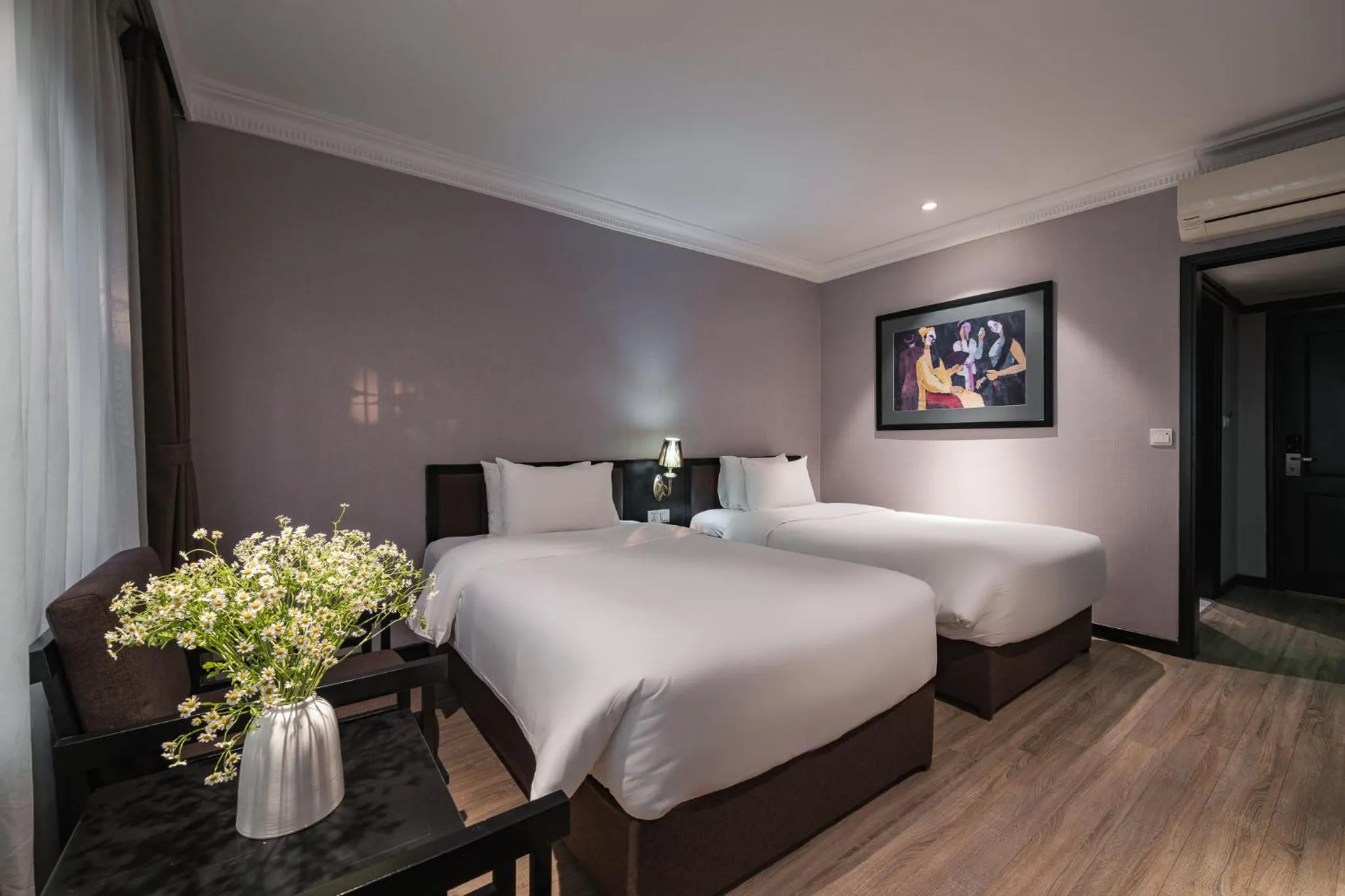 room service, Bed in La Passion Classic Hotel