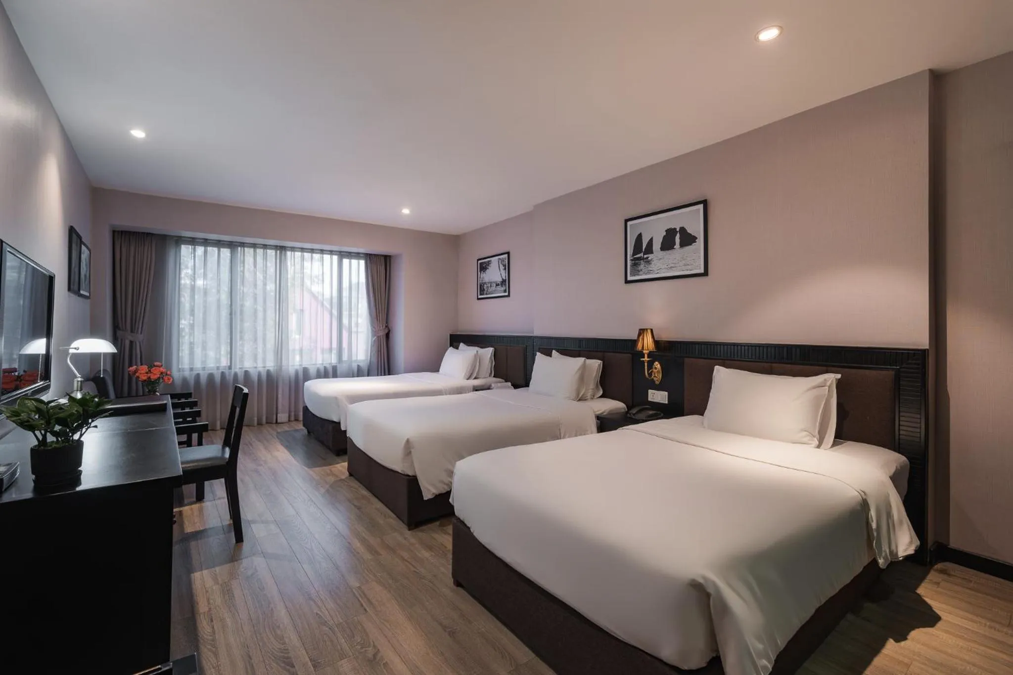 room service, Bed in La Passion Classic Hotel