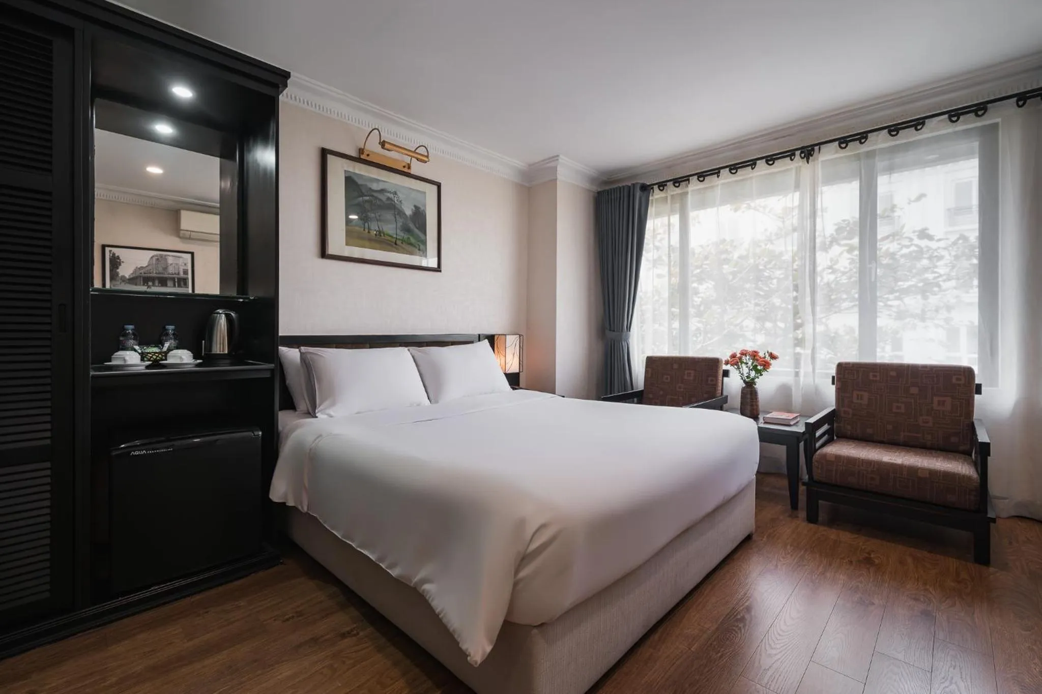 room service, Bed in La Passion Classic Hotel