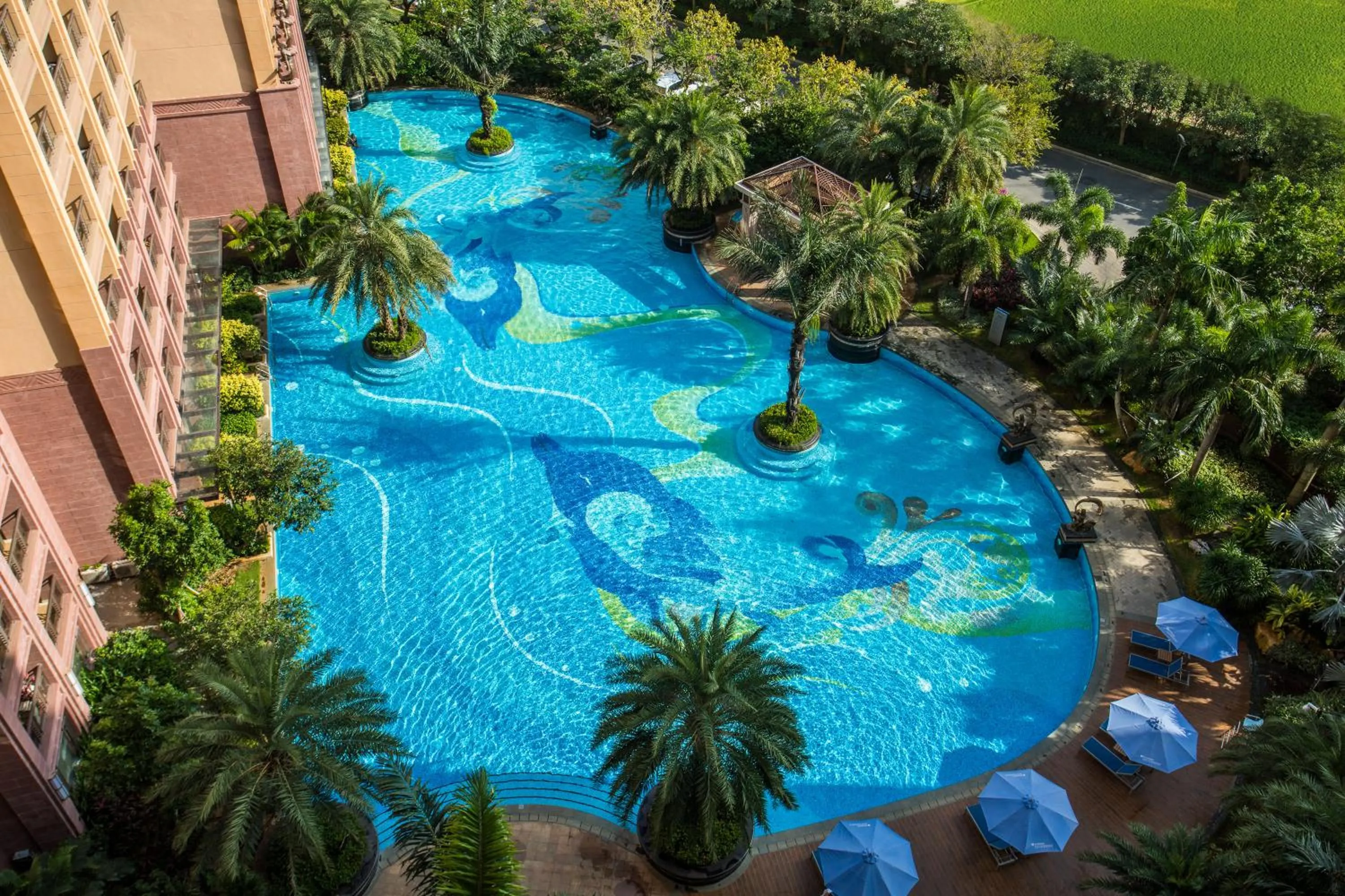 People in Wyndham Hainan Clearwater Bay Resort