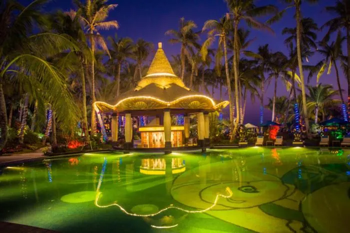 Swimming pool in Wyndham Hainan Clearwater Bay Resort