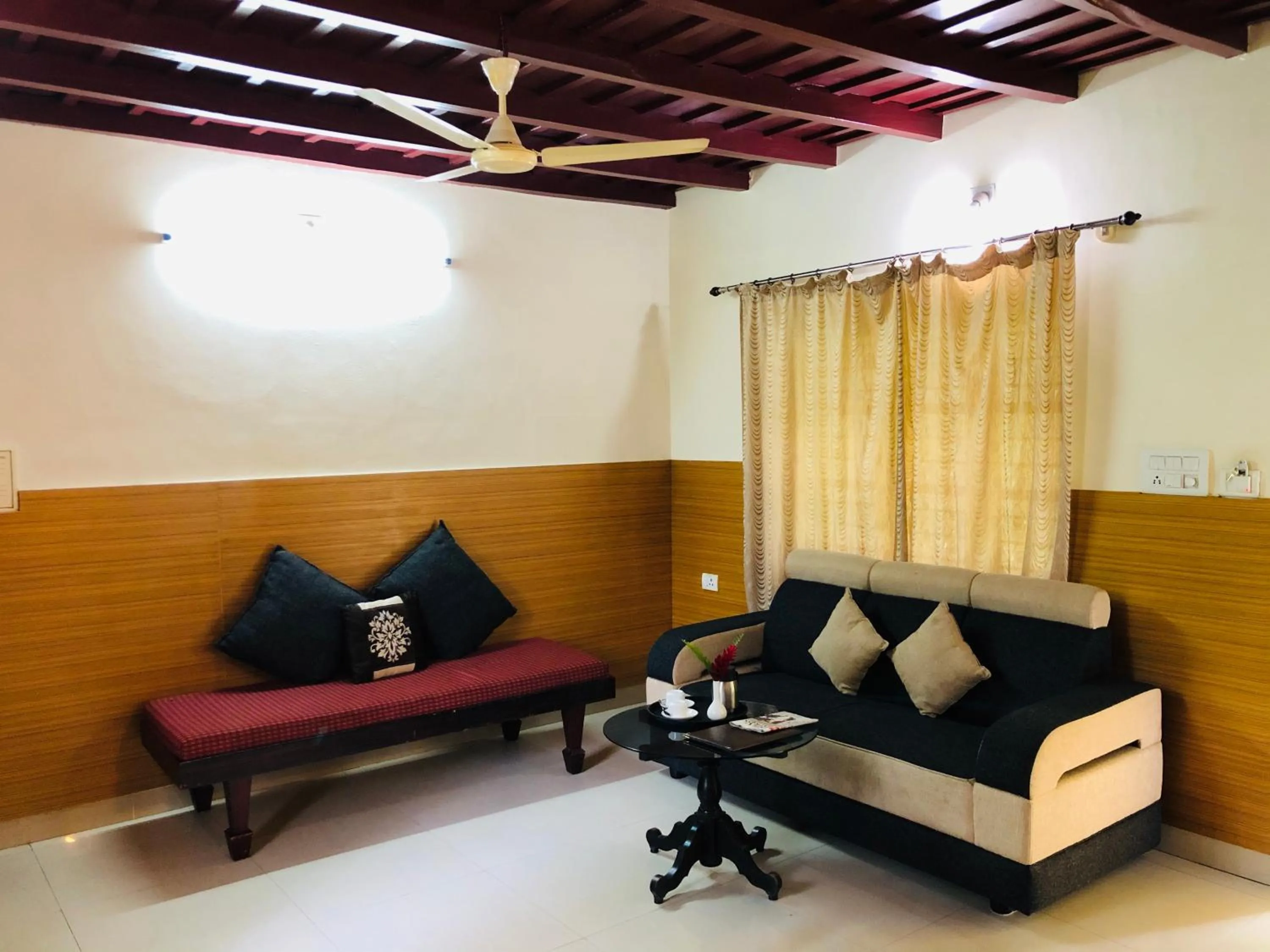 Living room in Palm Era Resorts