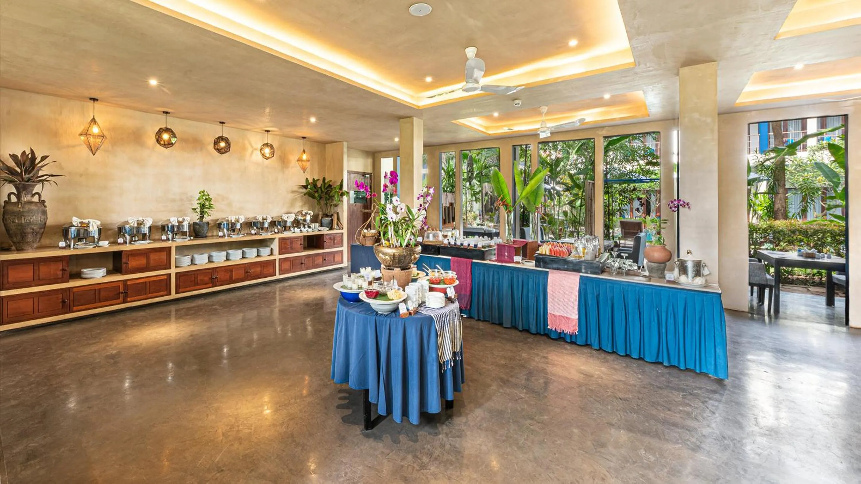 Buffet breakfast in Sakmut Boutique Hotel