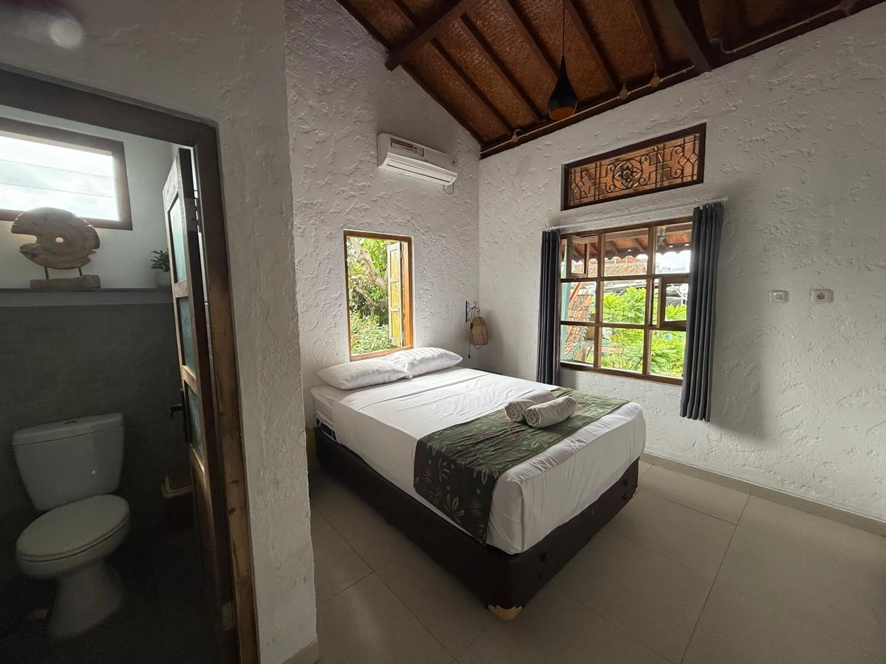 Bed in Nextdoor Rooms