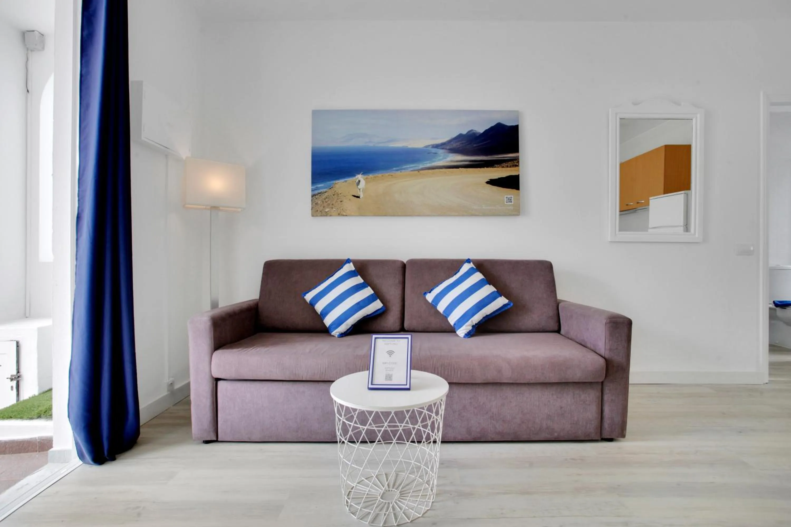 Living room in Neptuno Bungalows - Adults Only