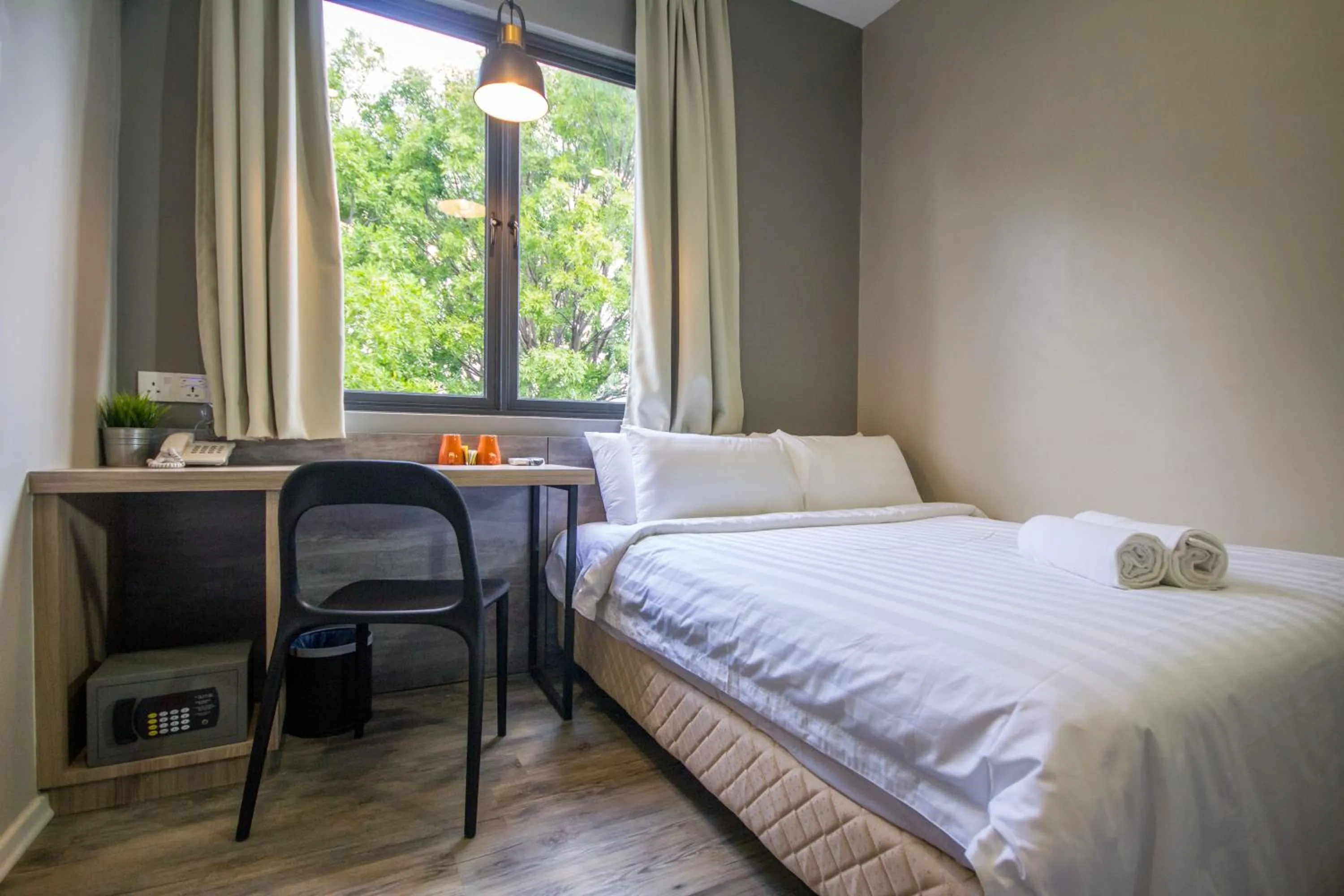 Bedroom, Bed in Chariton Hotel Alma