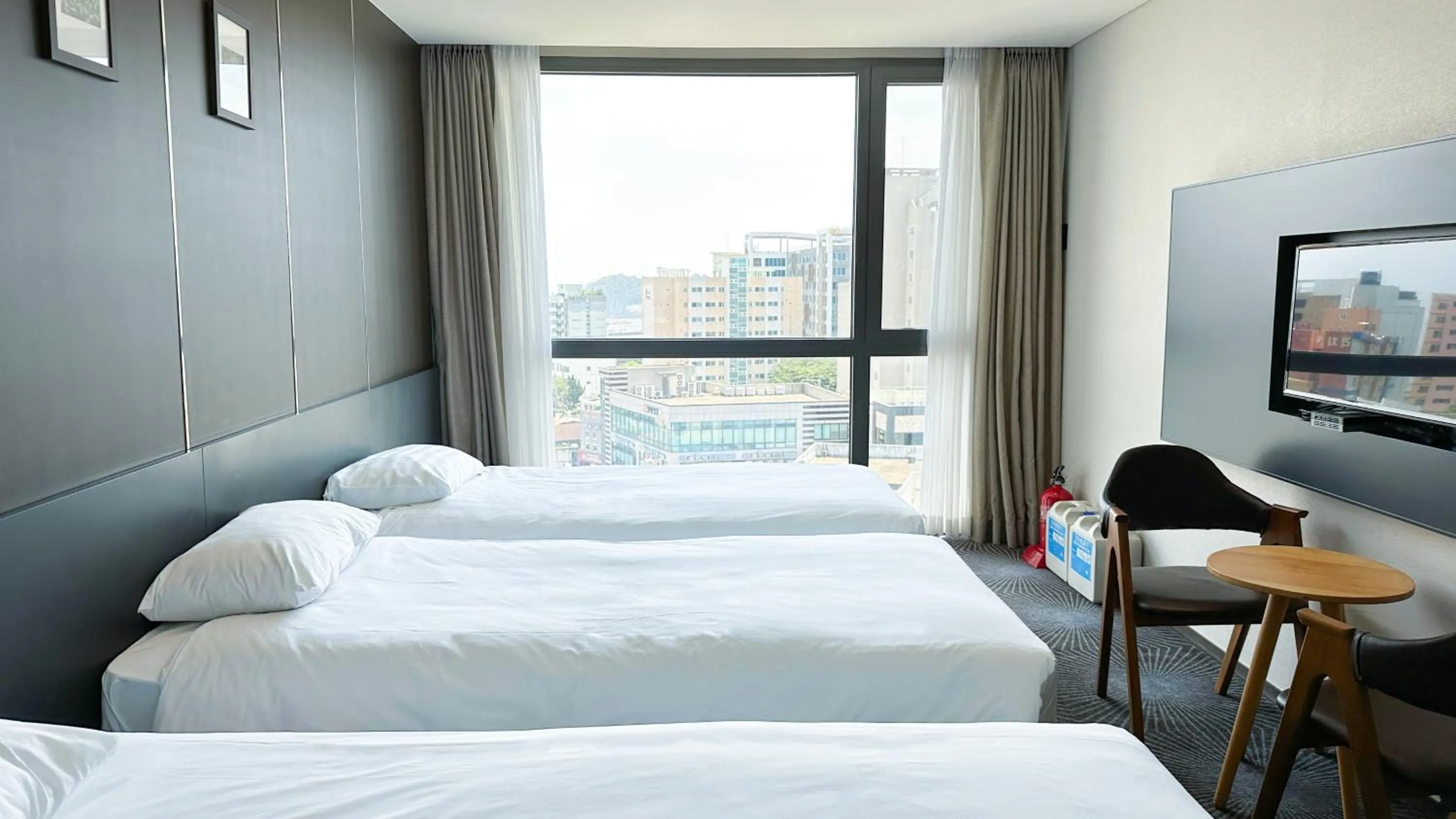 Bed in Golden Daisy Hotel