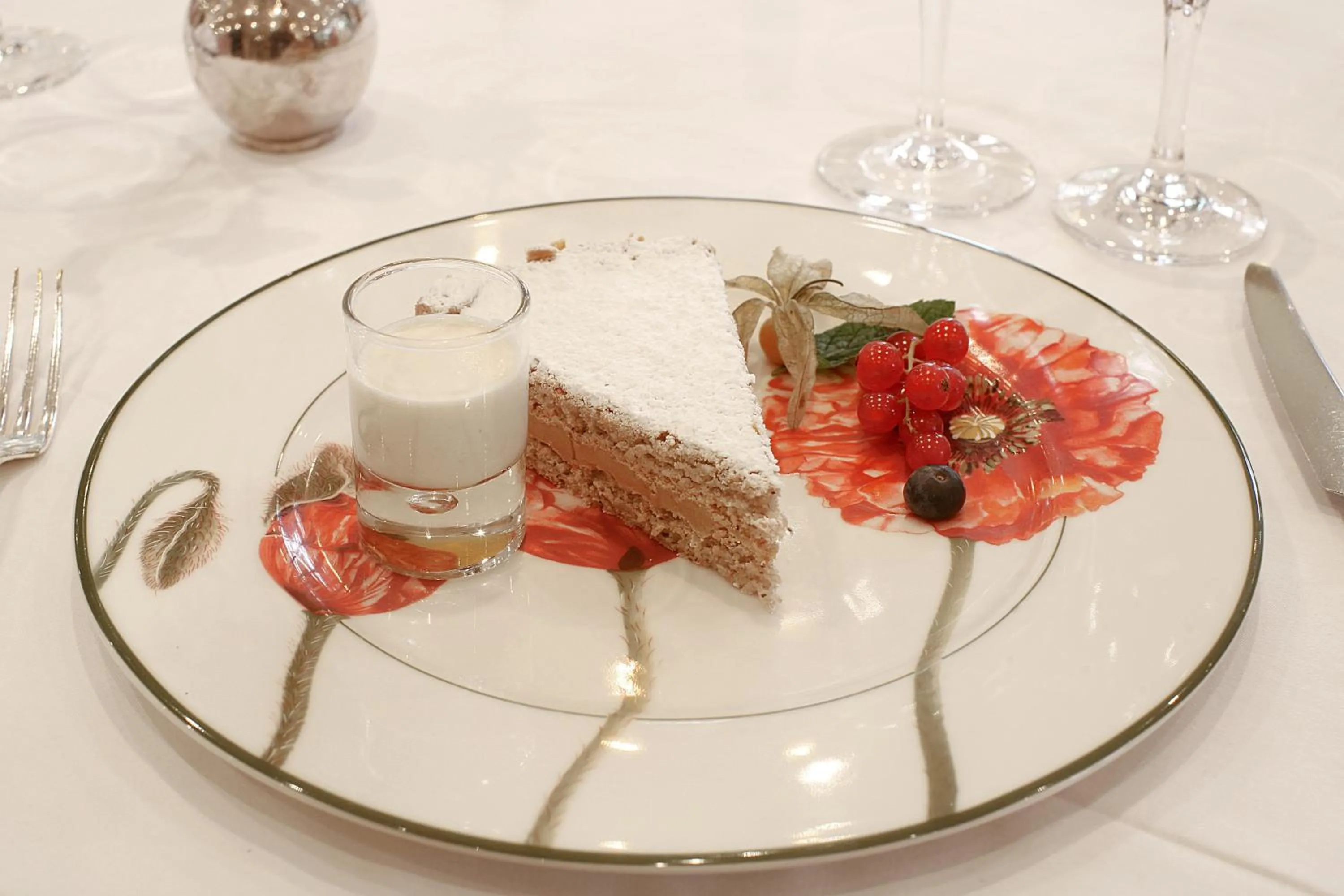 Food and drinks in Hotel Meyer