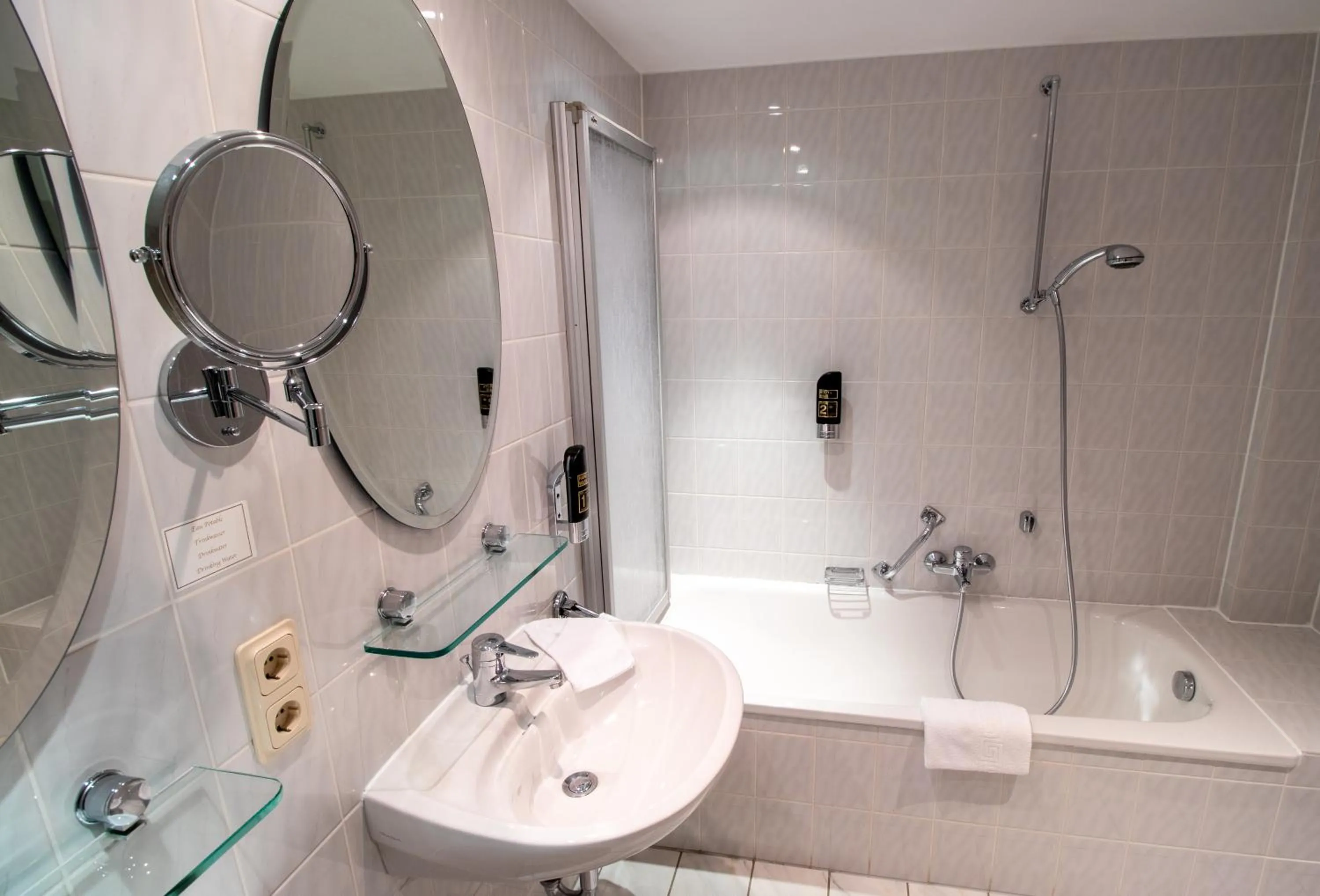 Bathroom in Hotel Meyer