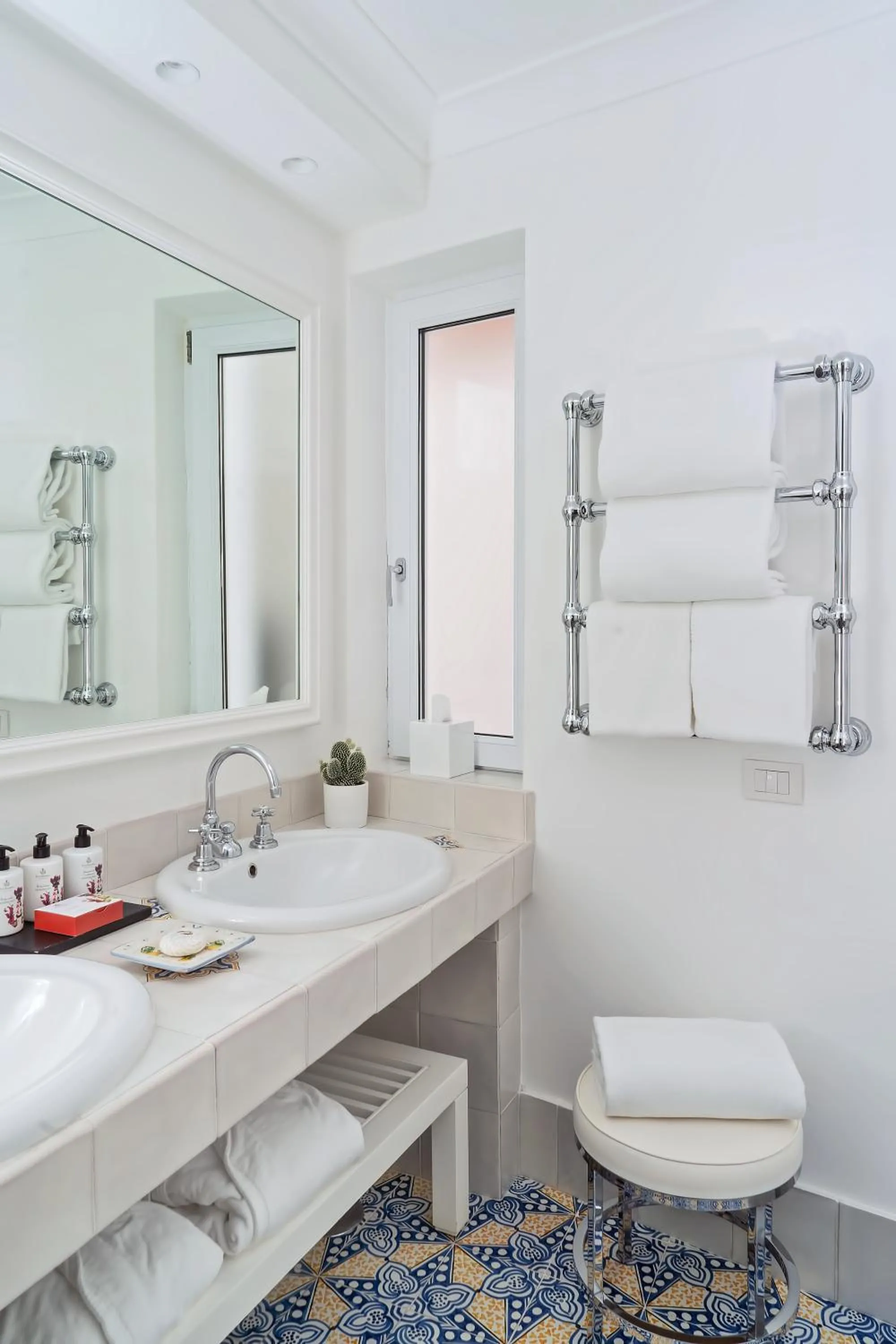 Property building in Hotel La Minerva