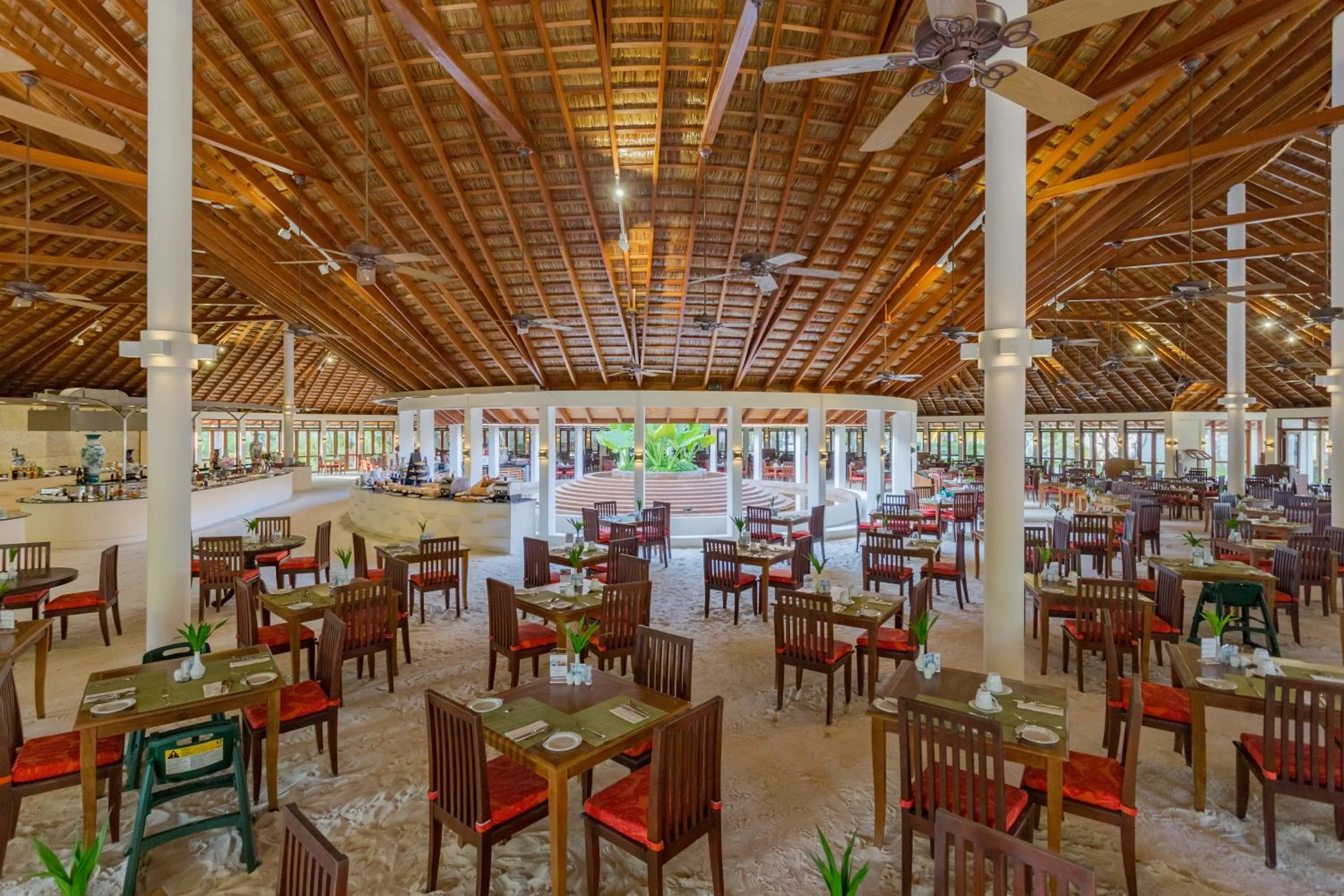 Restaurant/places to eat in Meeru Maldives Resort Island