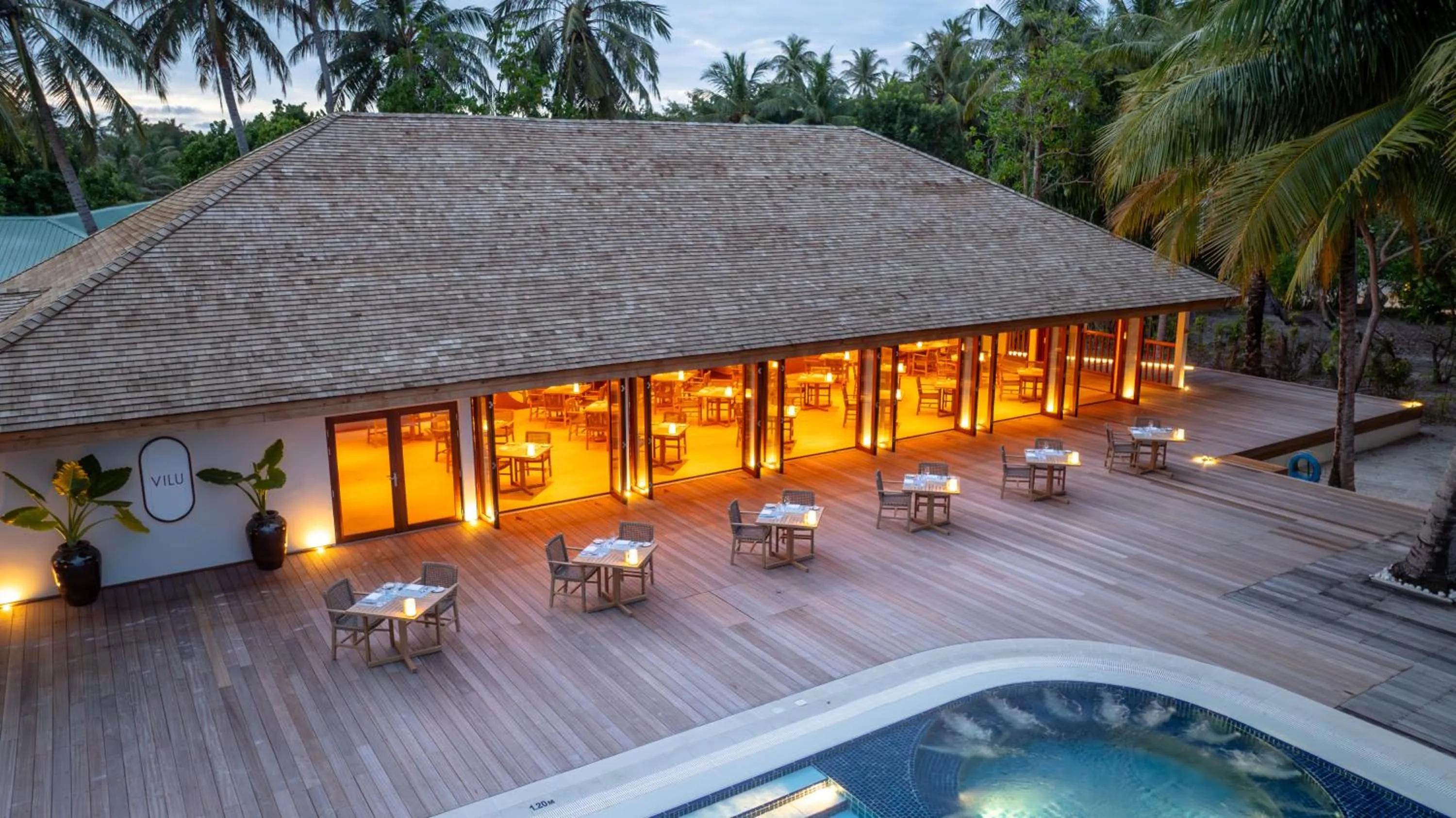 Restaurant/places to eat in Meeru Maldives Resort Island