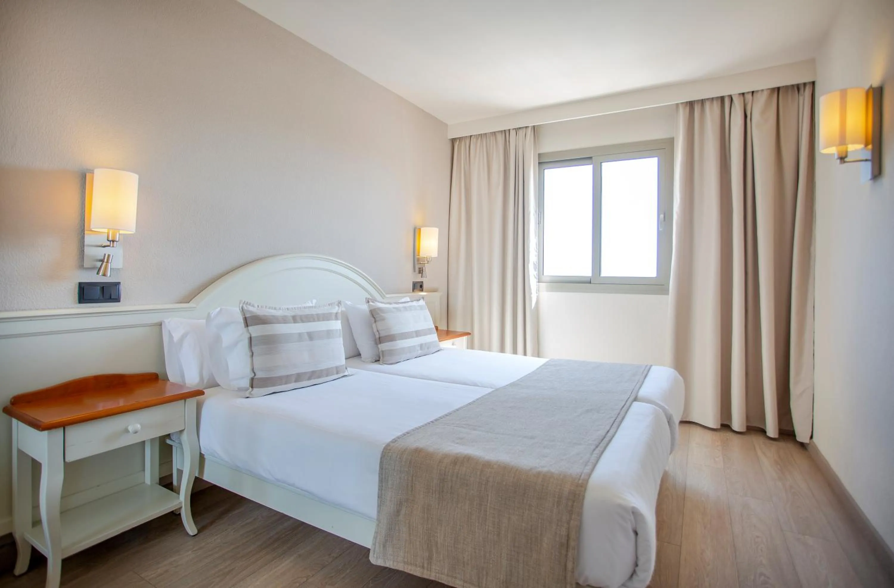 Bedroom, Bed in Marins Beach Club - Adults Only Hotel