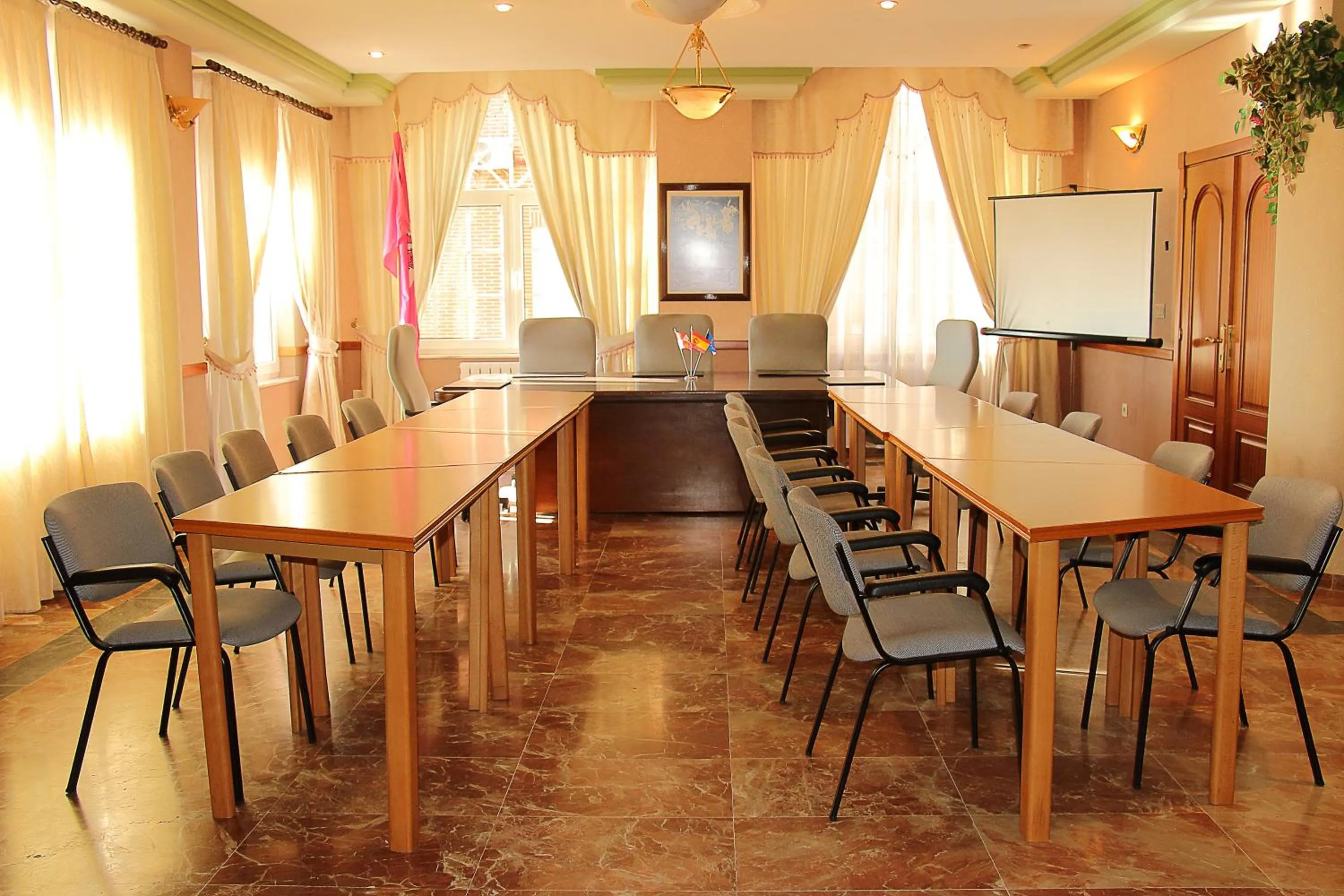 Property building in Hotel Avenida III