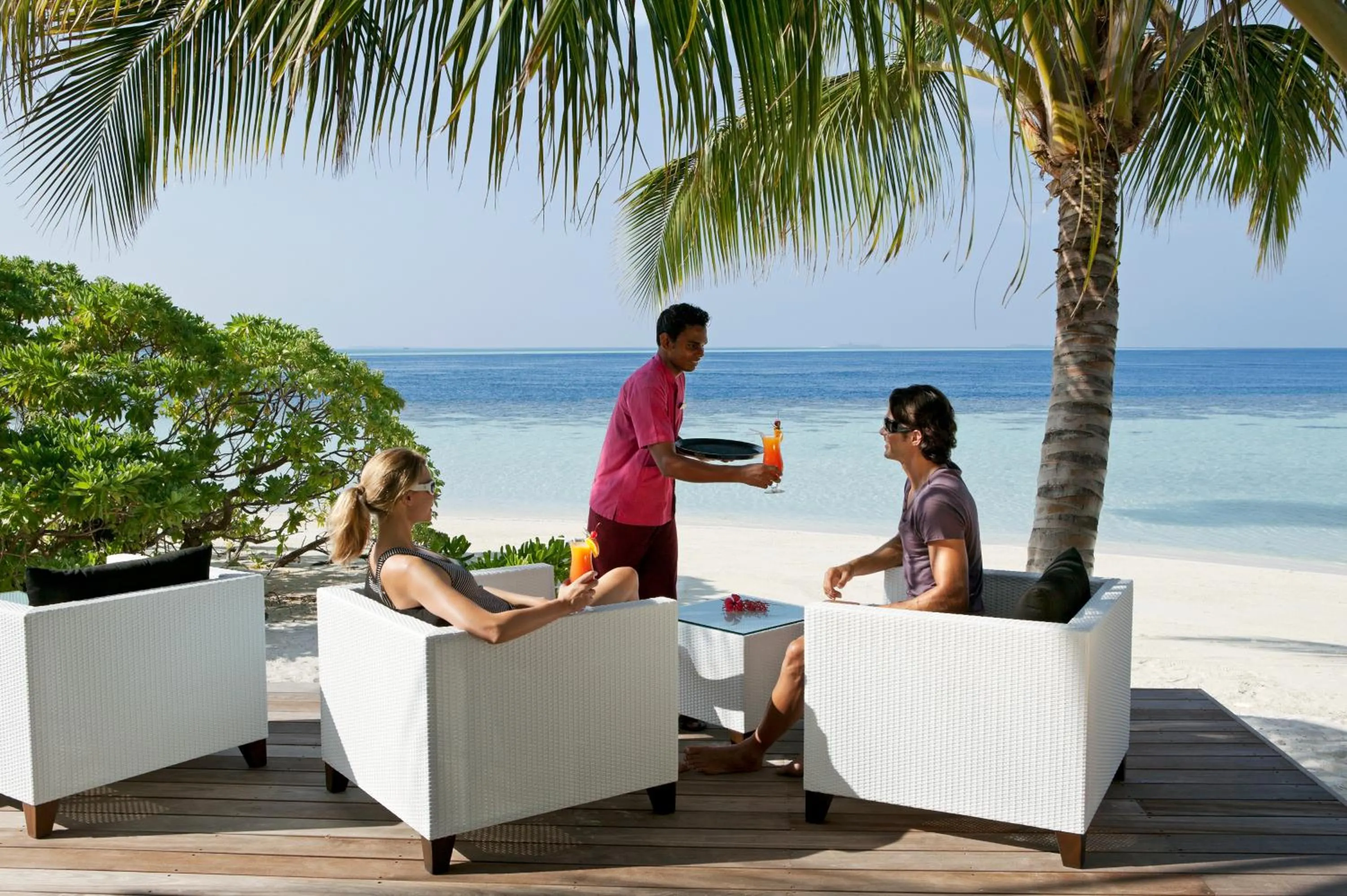 Lounge or bar in Vilamendhoo Island Resort & Spa