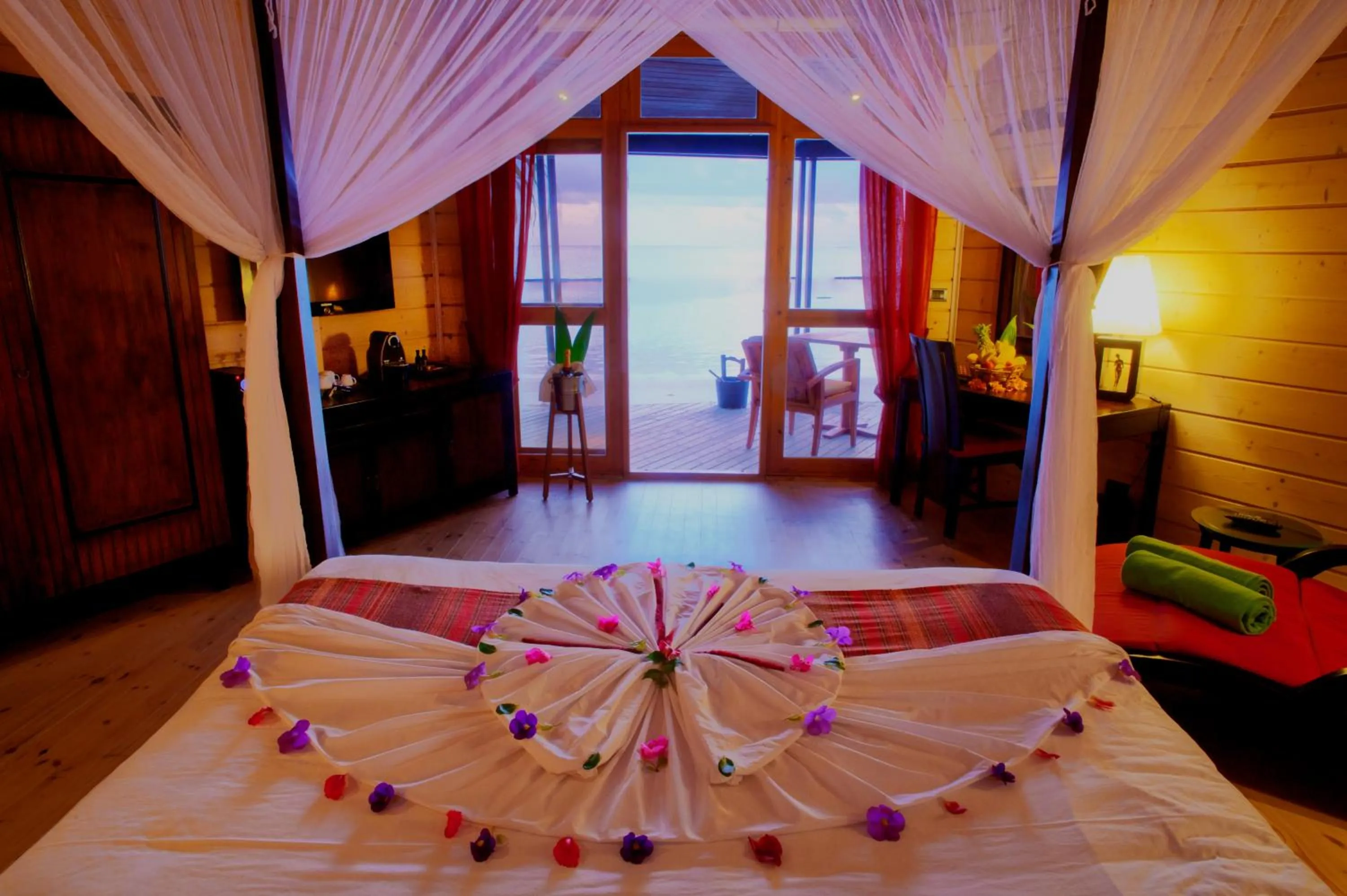 Bedroom, Bed in Komandoo Island Resort & Spa