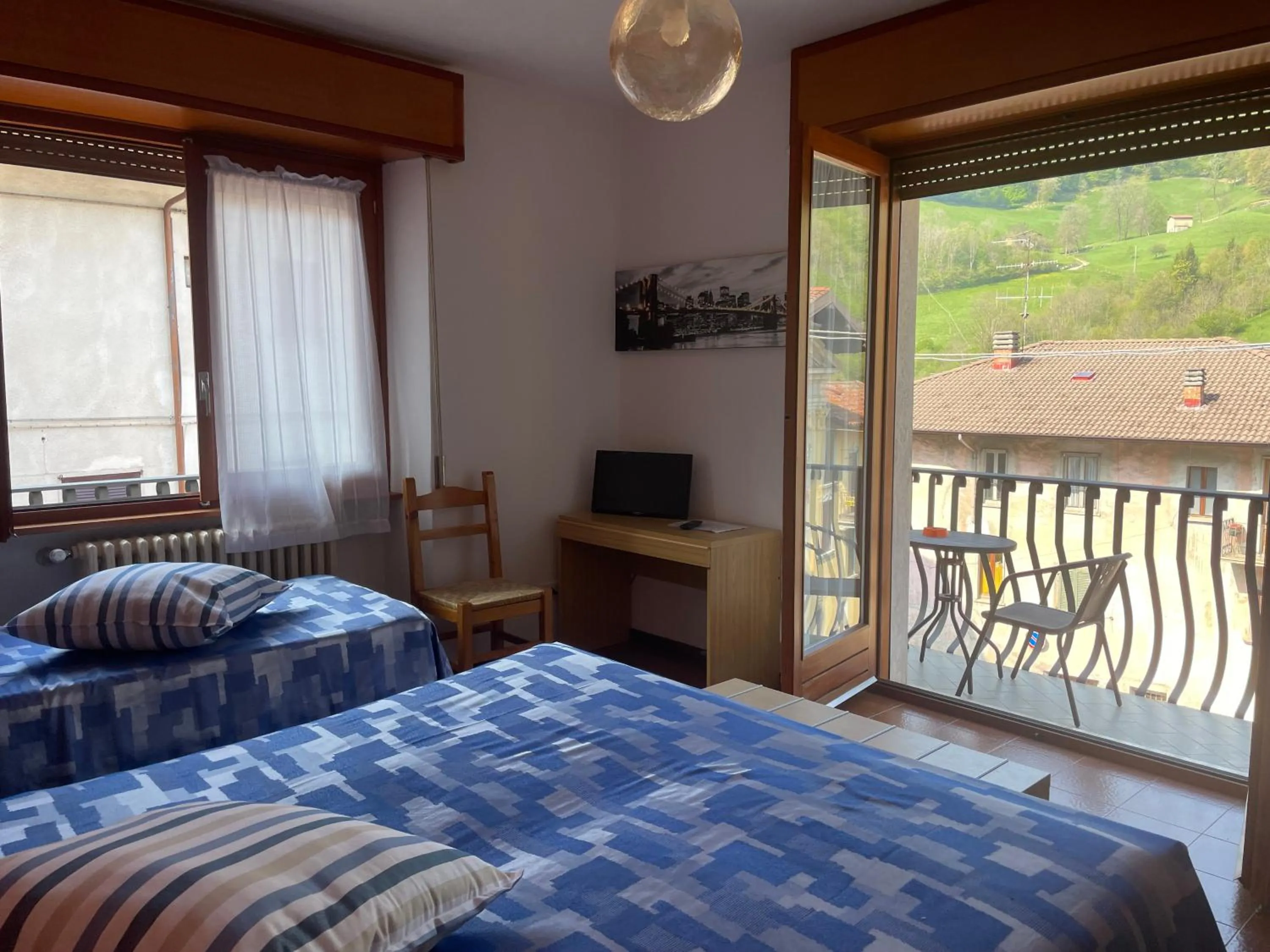 Mountain view, Bed in Hotel Americana