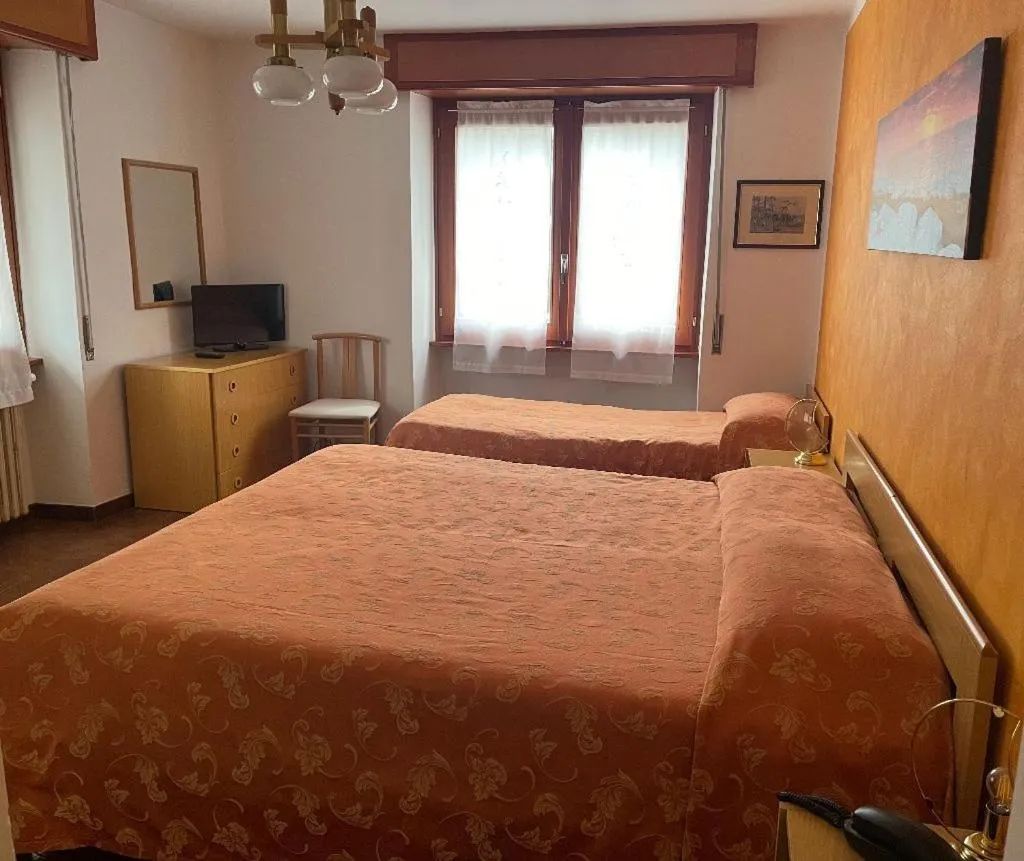 Bedroom, Bed in Hotel Americana