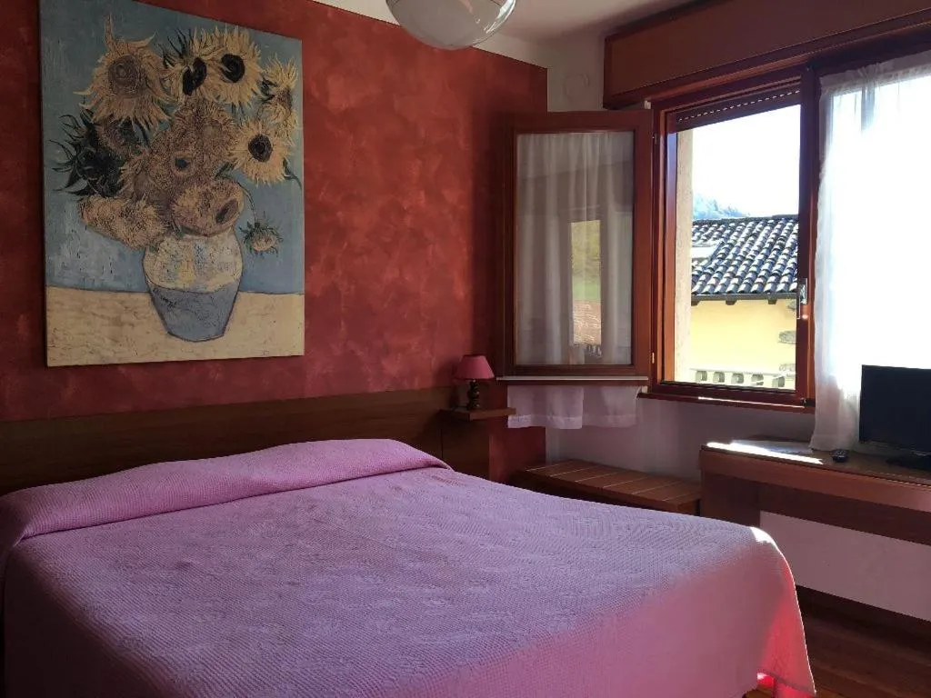 Decorative detail, Bed in Hotel Americana