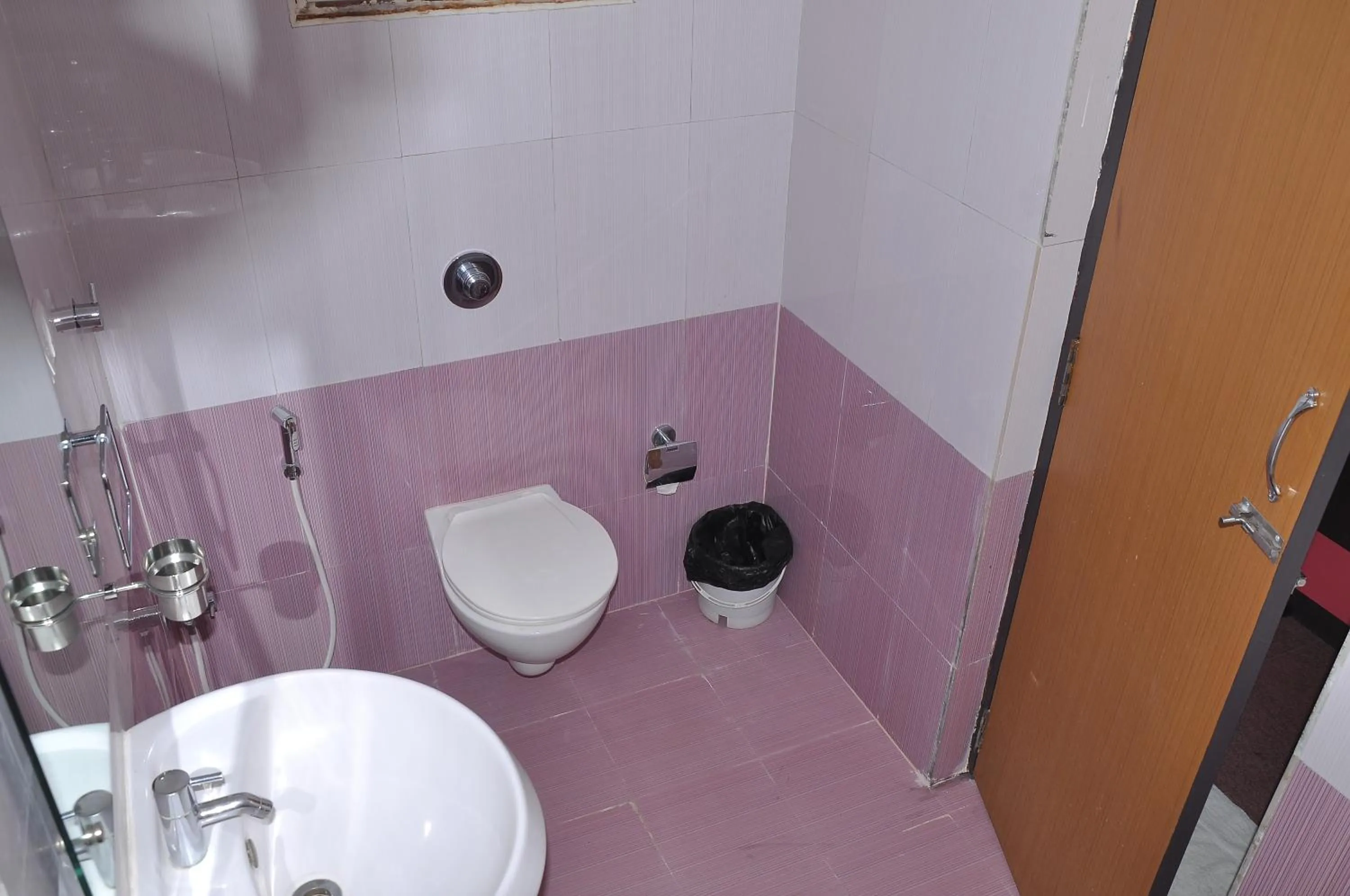 Shower in juSTa Sarang Rameshwaram