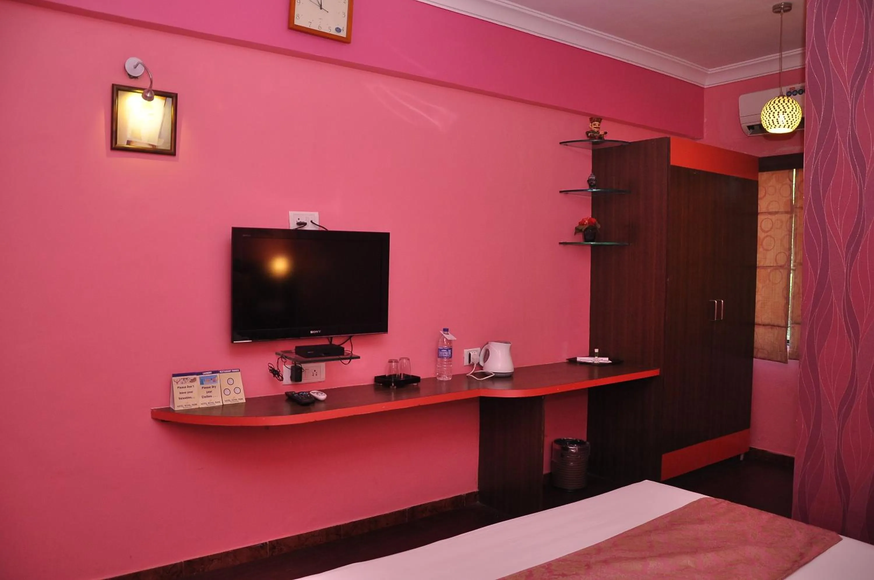 TV and multimedia, Bed in juSTa Sarang Rameshwaram