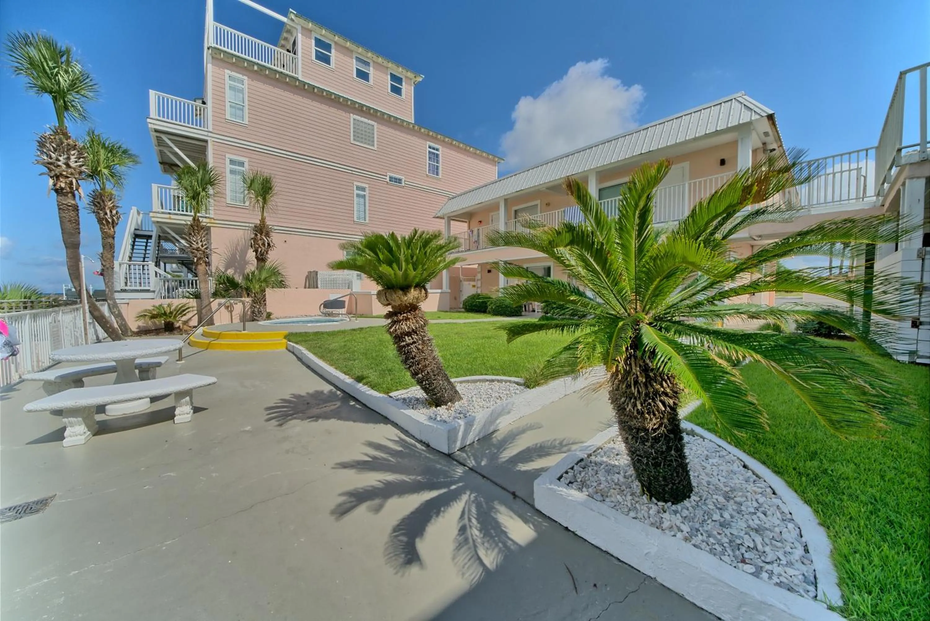 Property building in Pineapple Villas