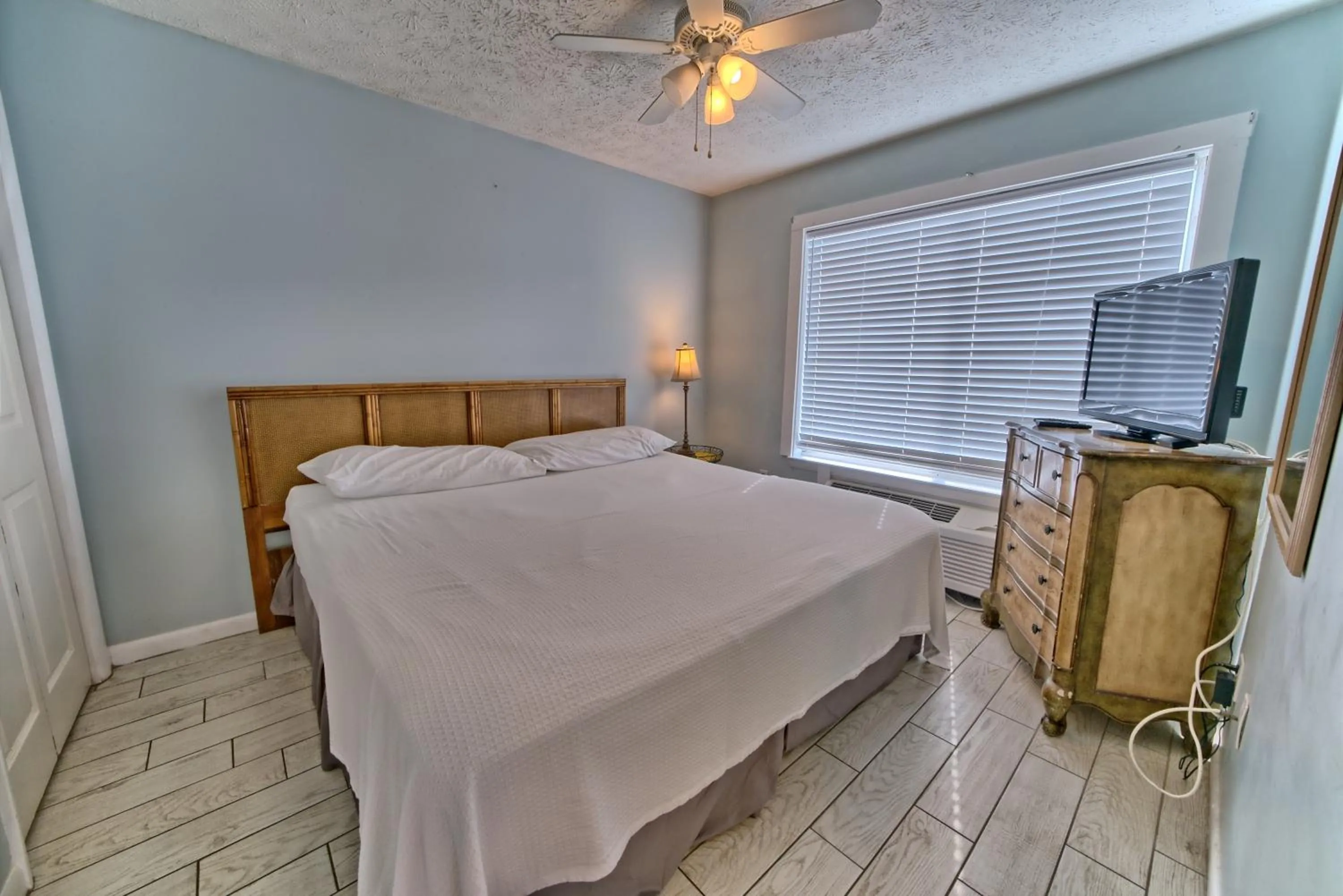 Bedroom in Pineapple Villas