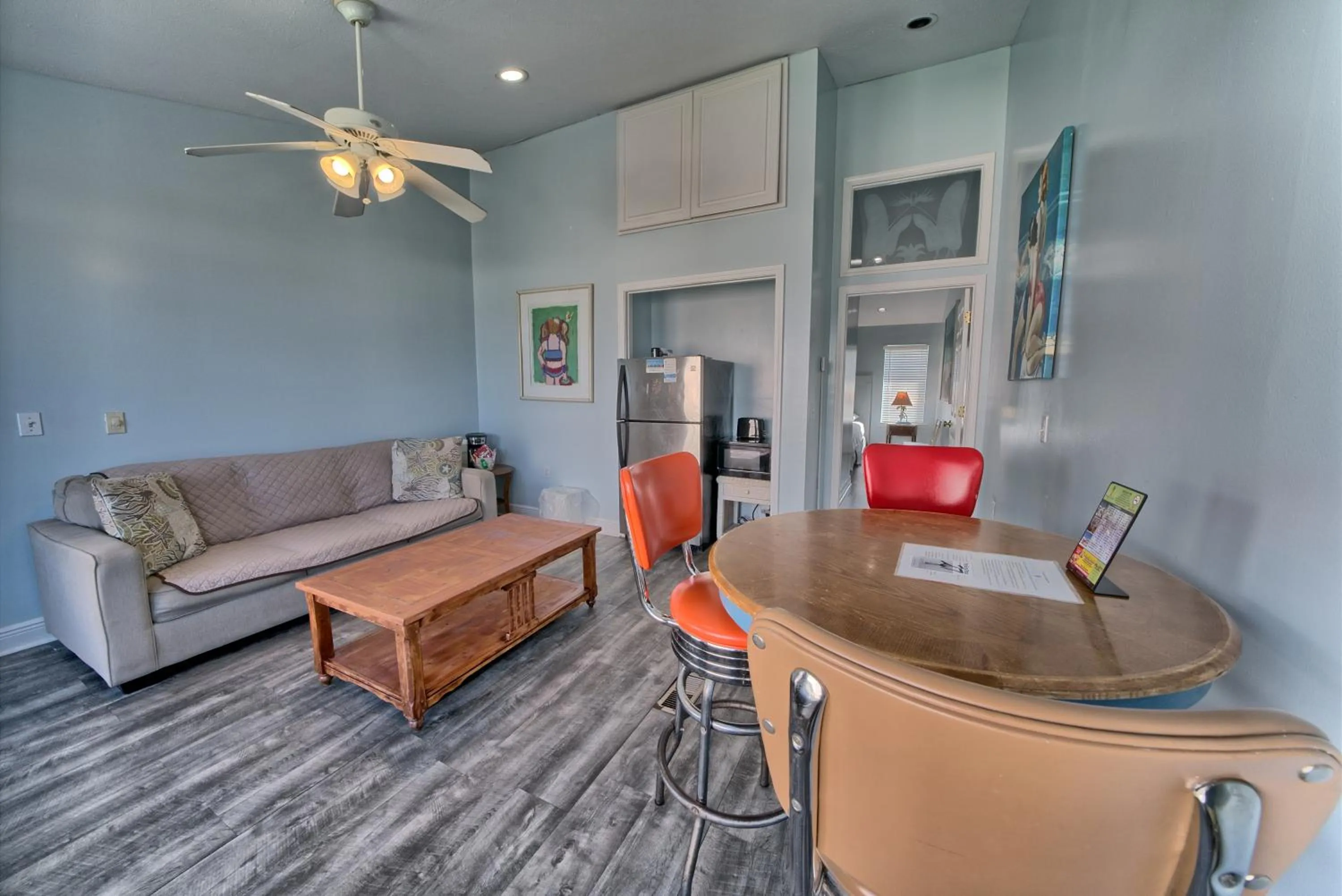 Kitchen or kitchenette in Pineapple Villas