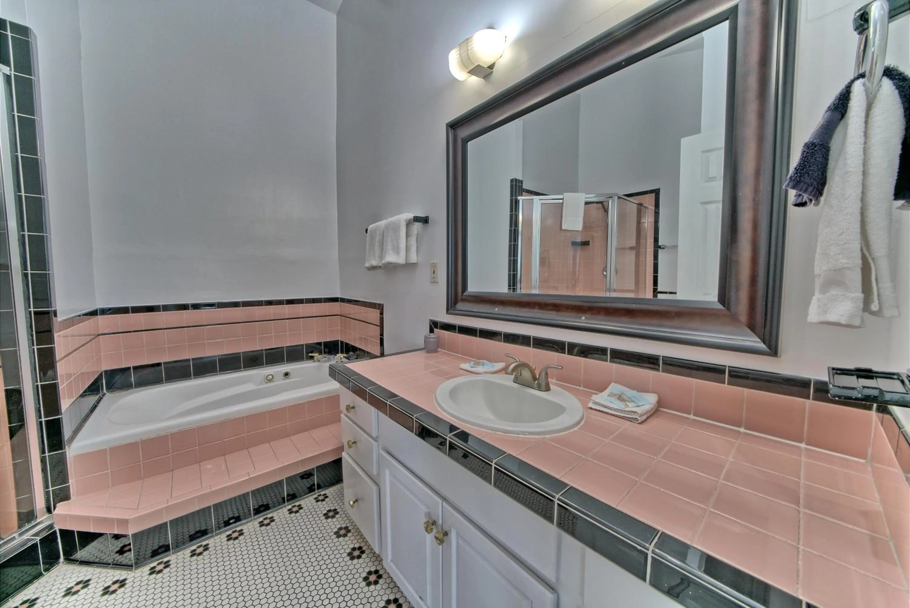 Bathroom in Pineapple Villas