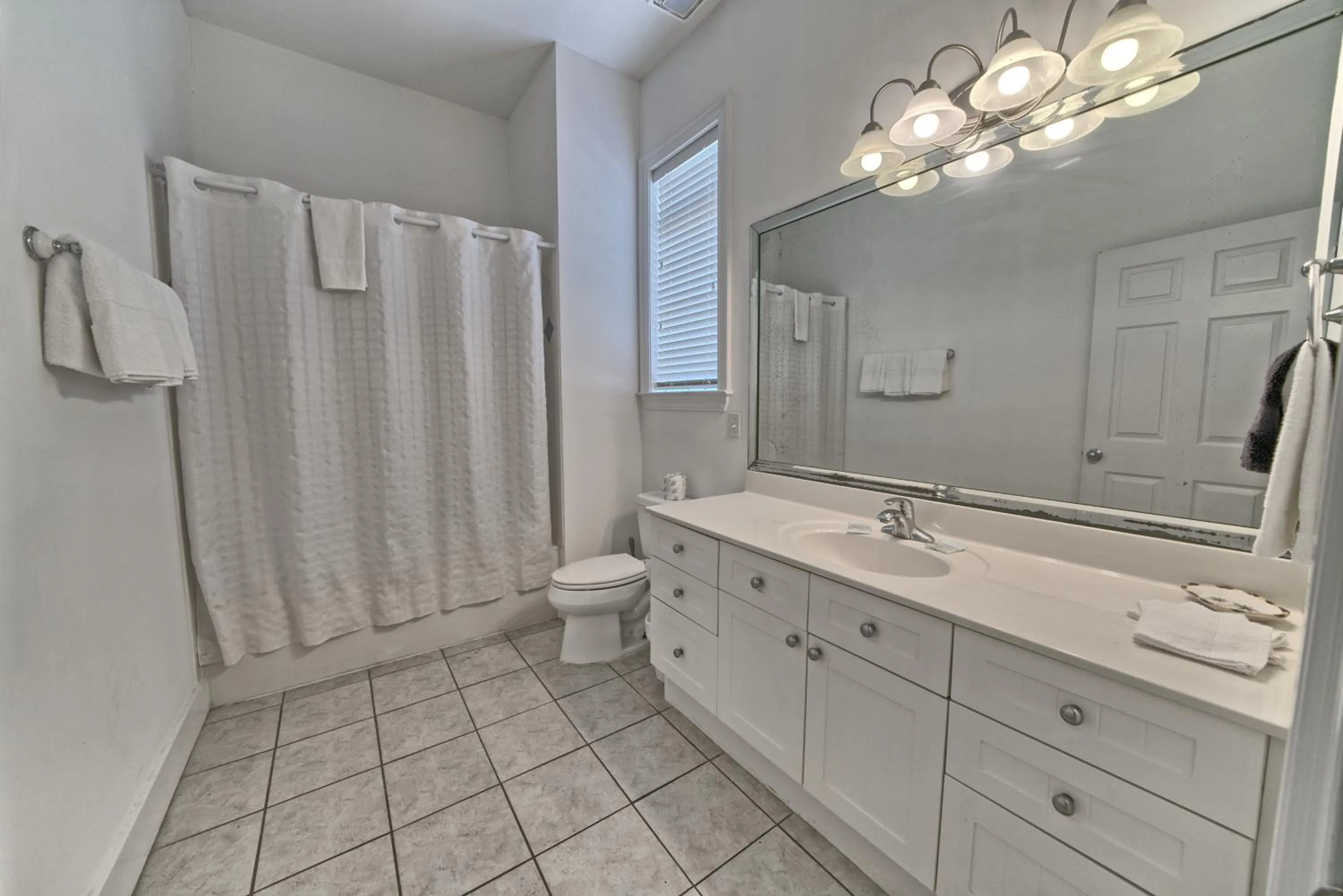 Bathroom in Pineapple Villas
