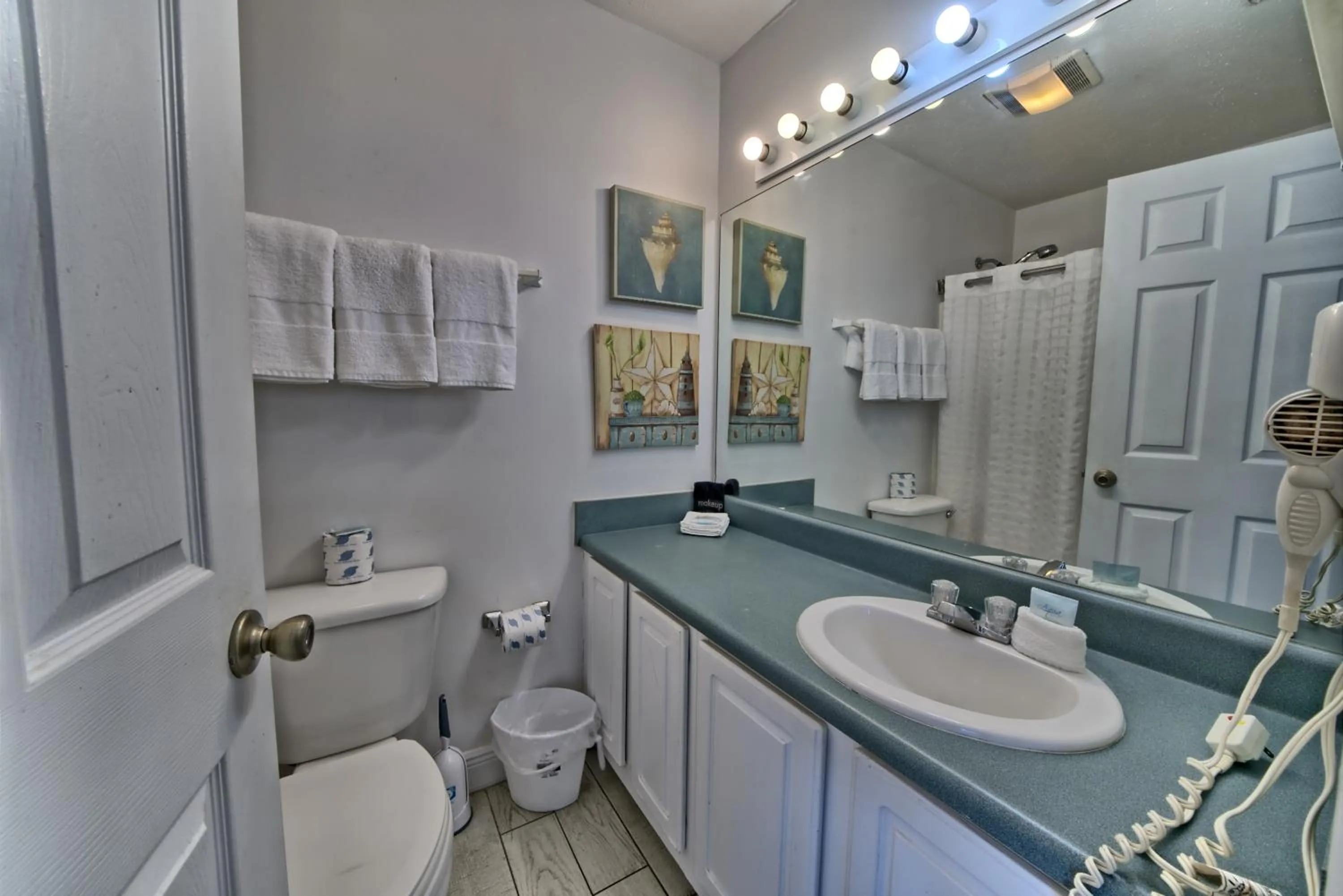 Bathroom in Pineapple Villas