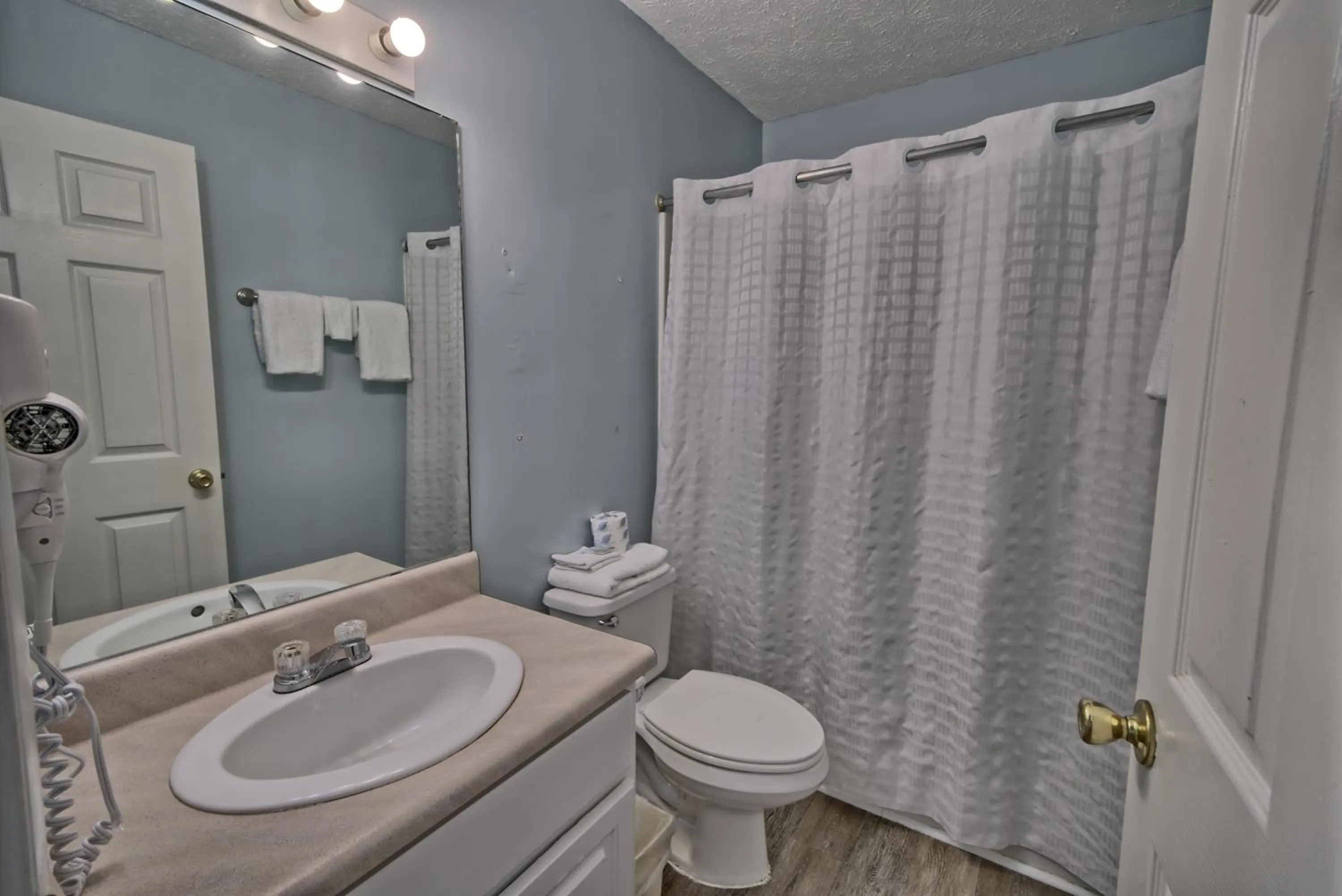 Bathroom in Pineapple Villas