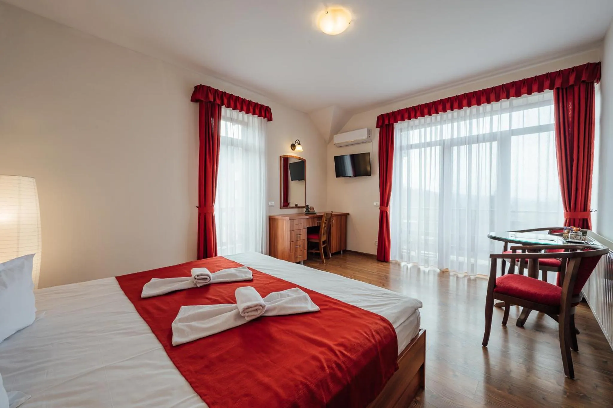 Photo of the whole room, Bed in Pensiunea Comfort