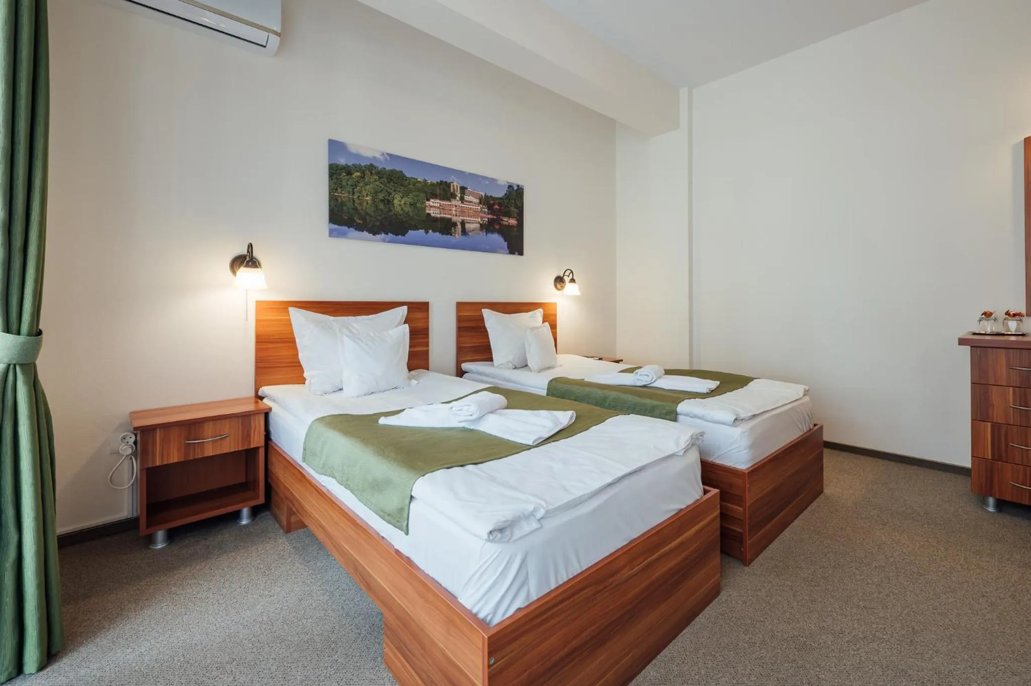 Bed in Pensiunea Comfort