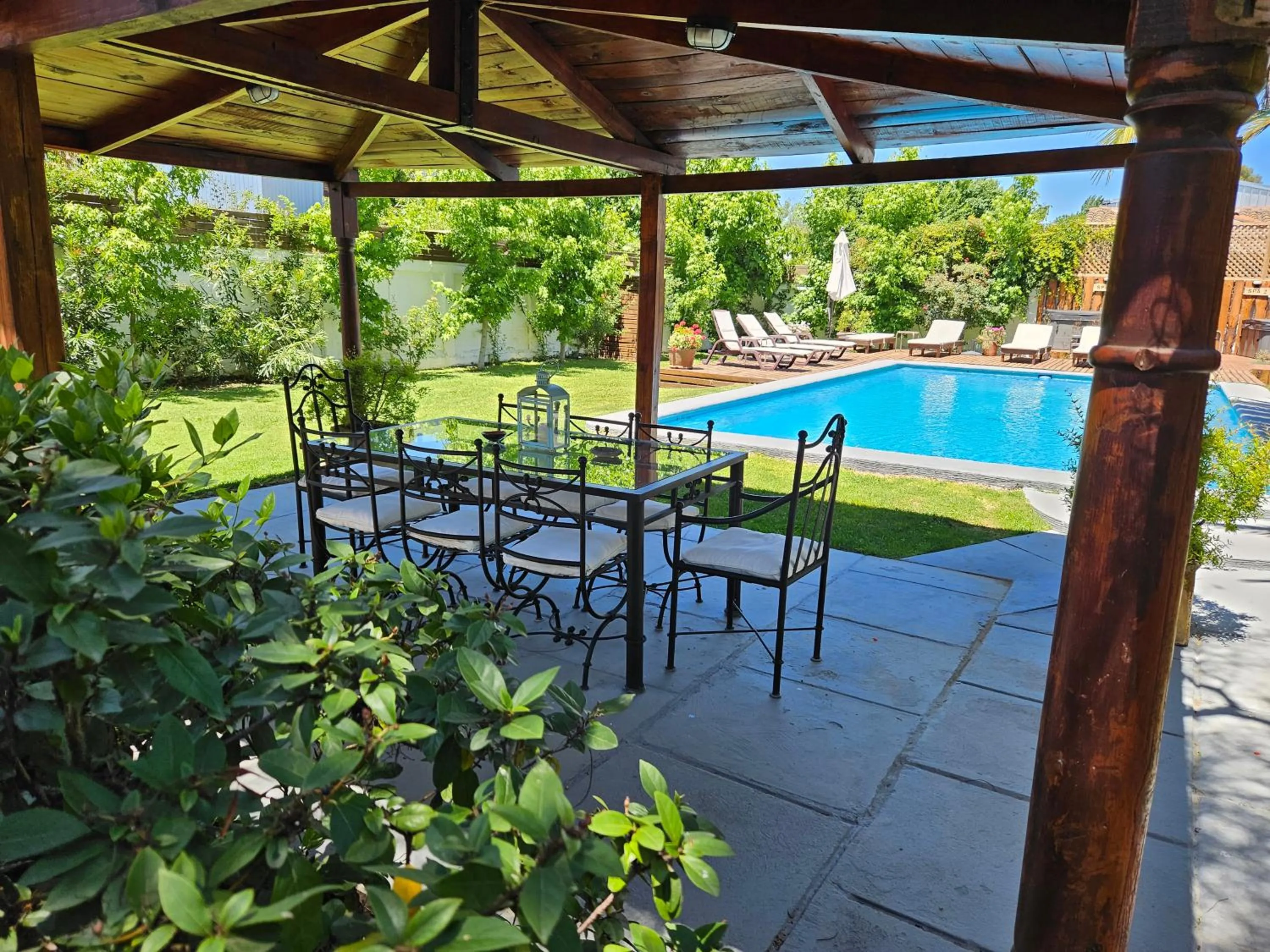 Pool view in Casa Calfu