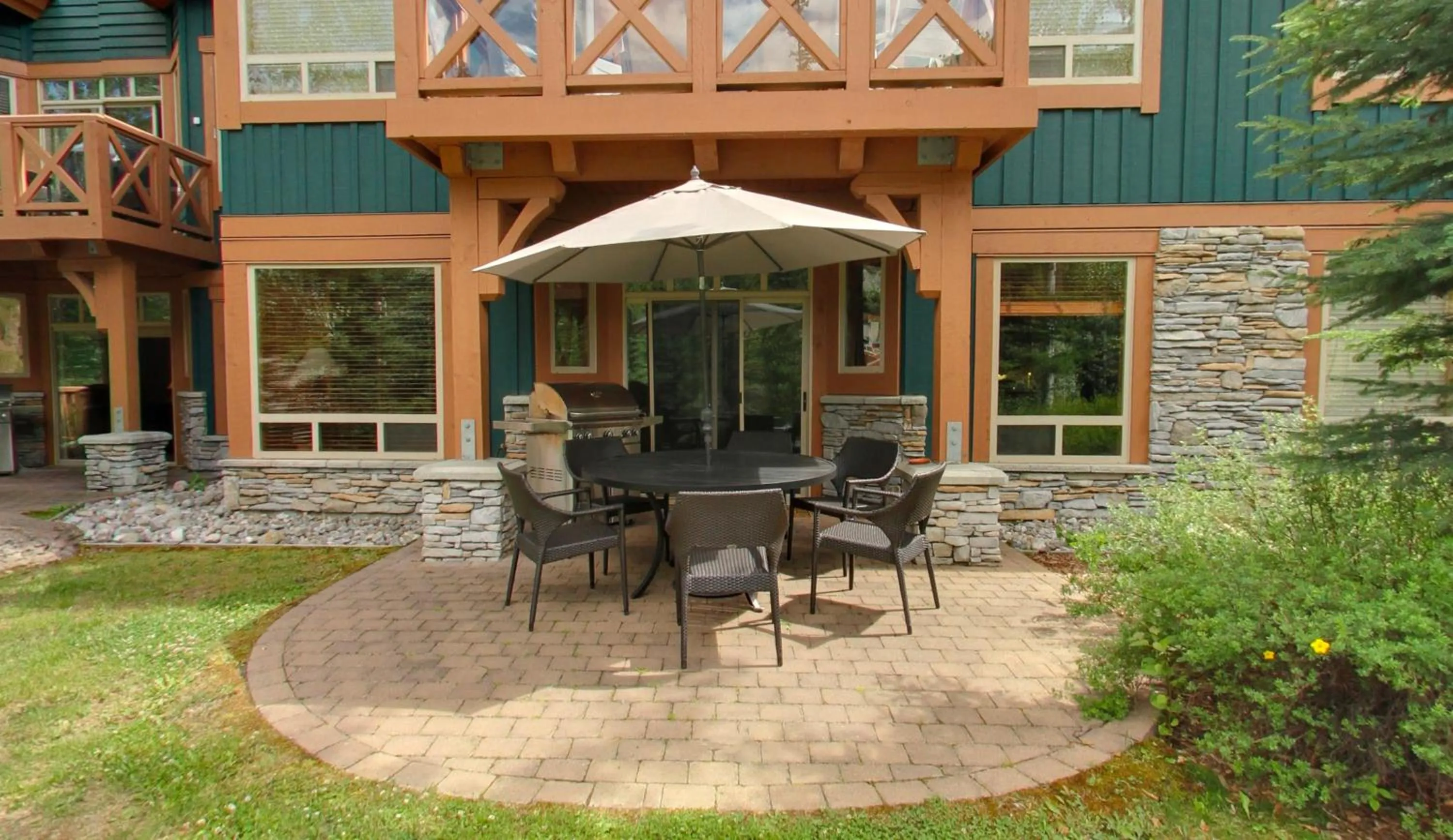 Patio in Embarc Panorama