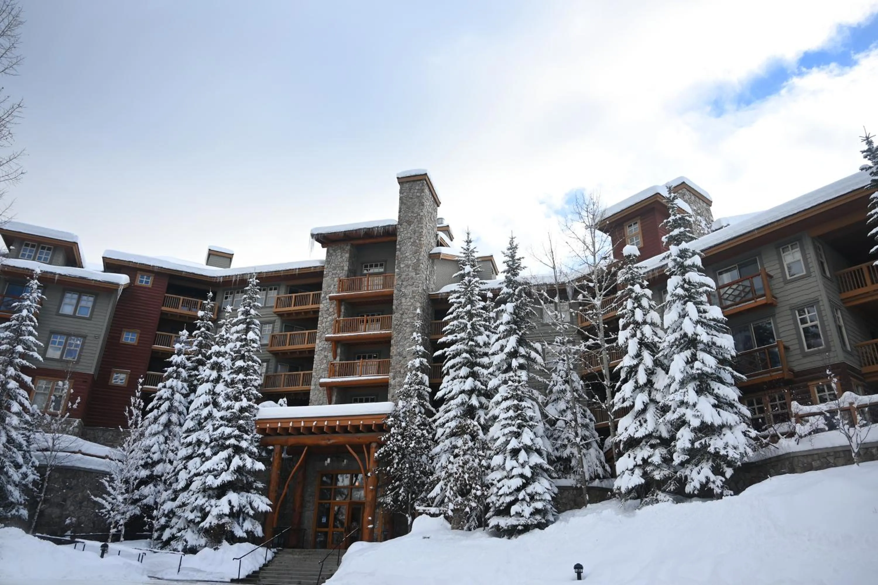 Property building in Embarc Panorama