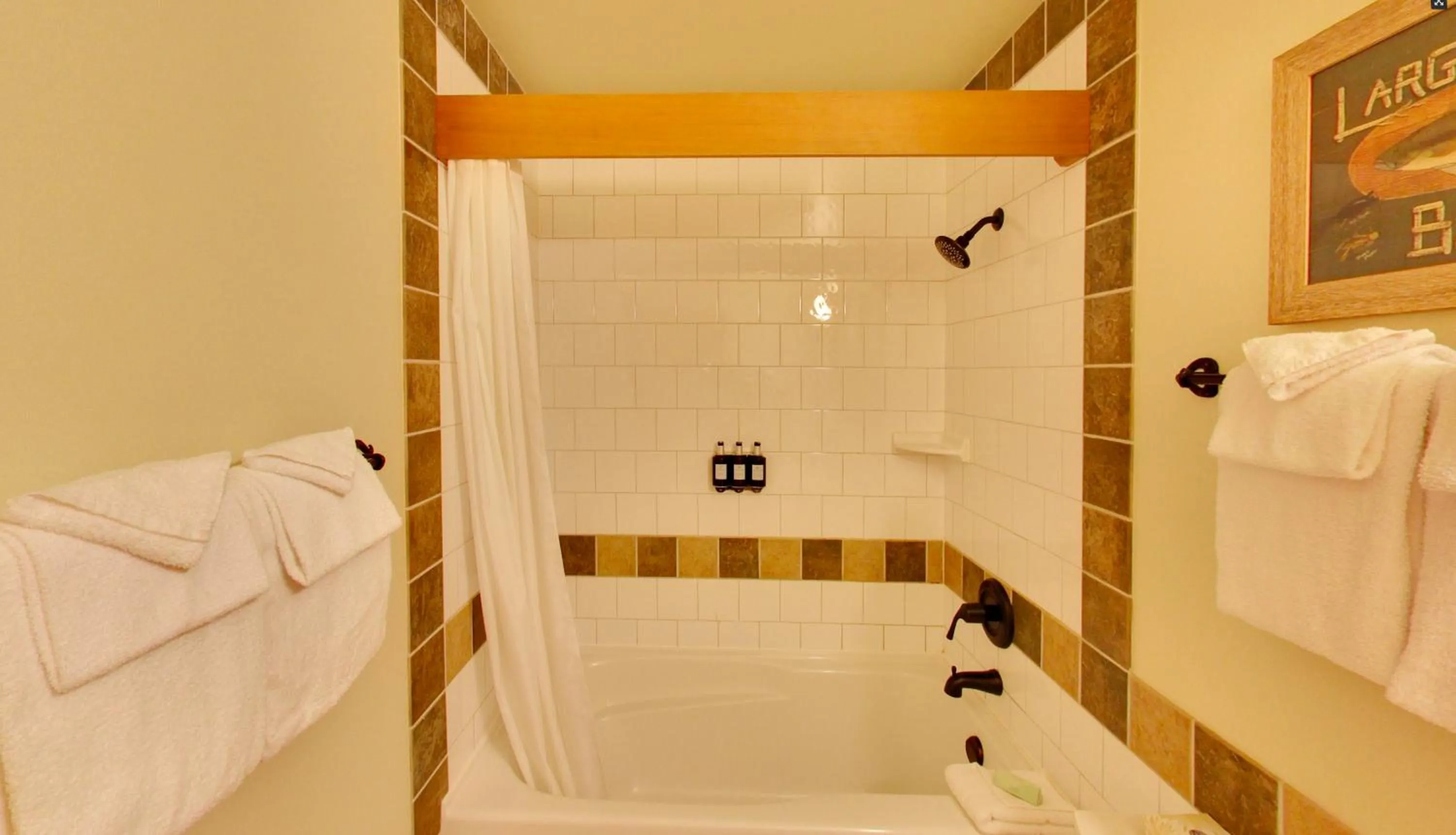 Bathroom, Bed in Embarc Panorama