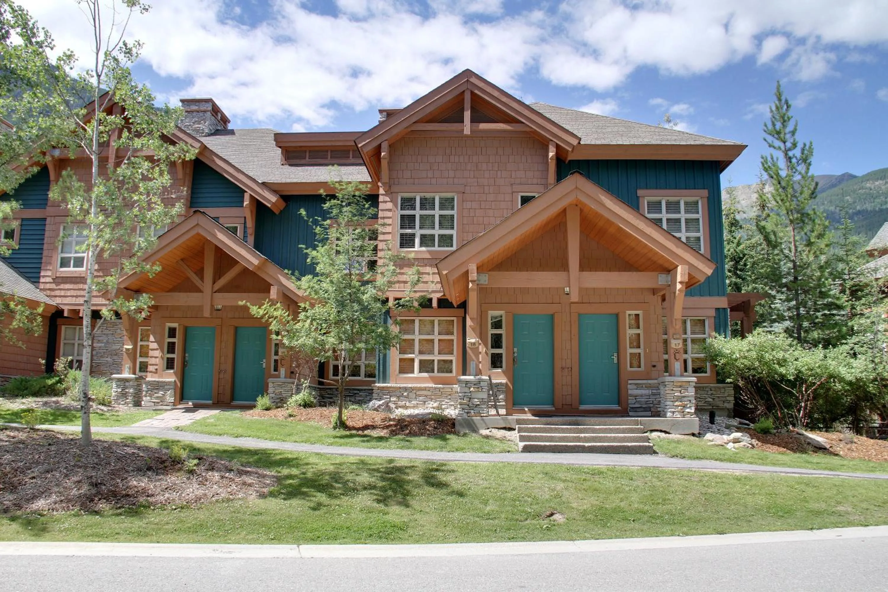 Property building in Embarc Panorama