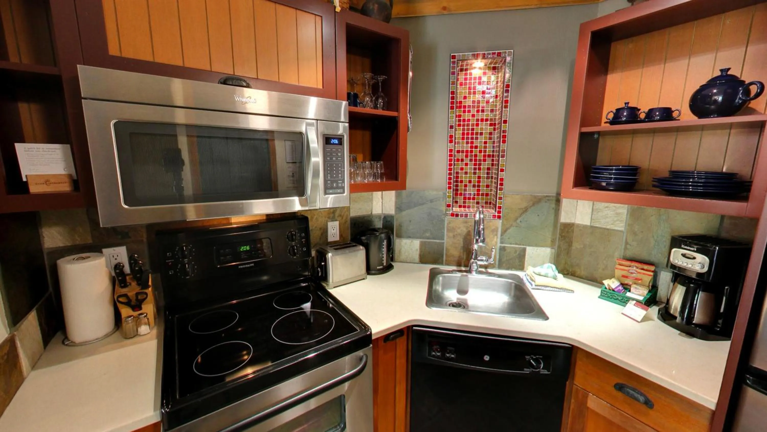 Coffee/tea facilities in Embarc Panorama