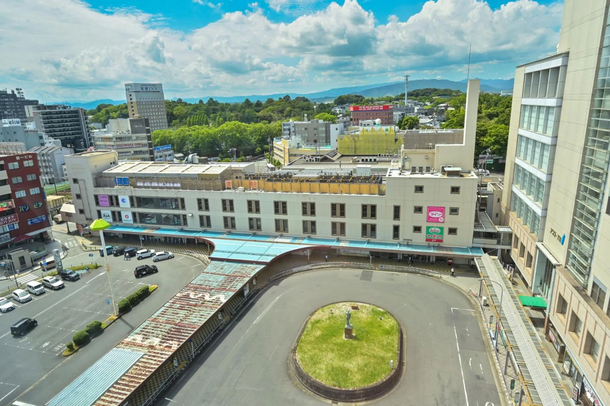 Property building in Sanco Inn Tsu Ekimae