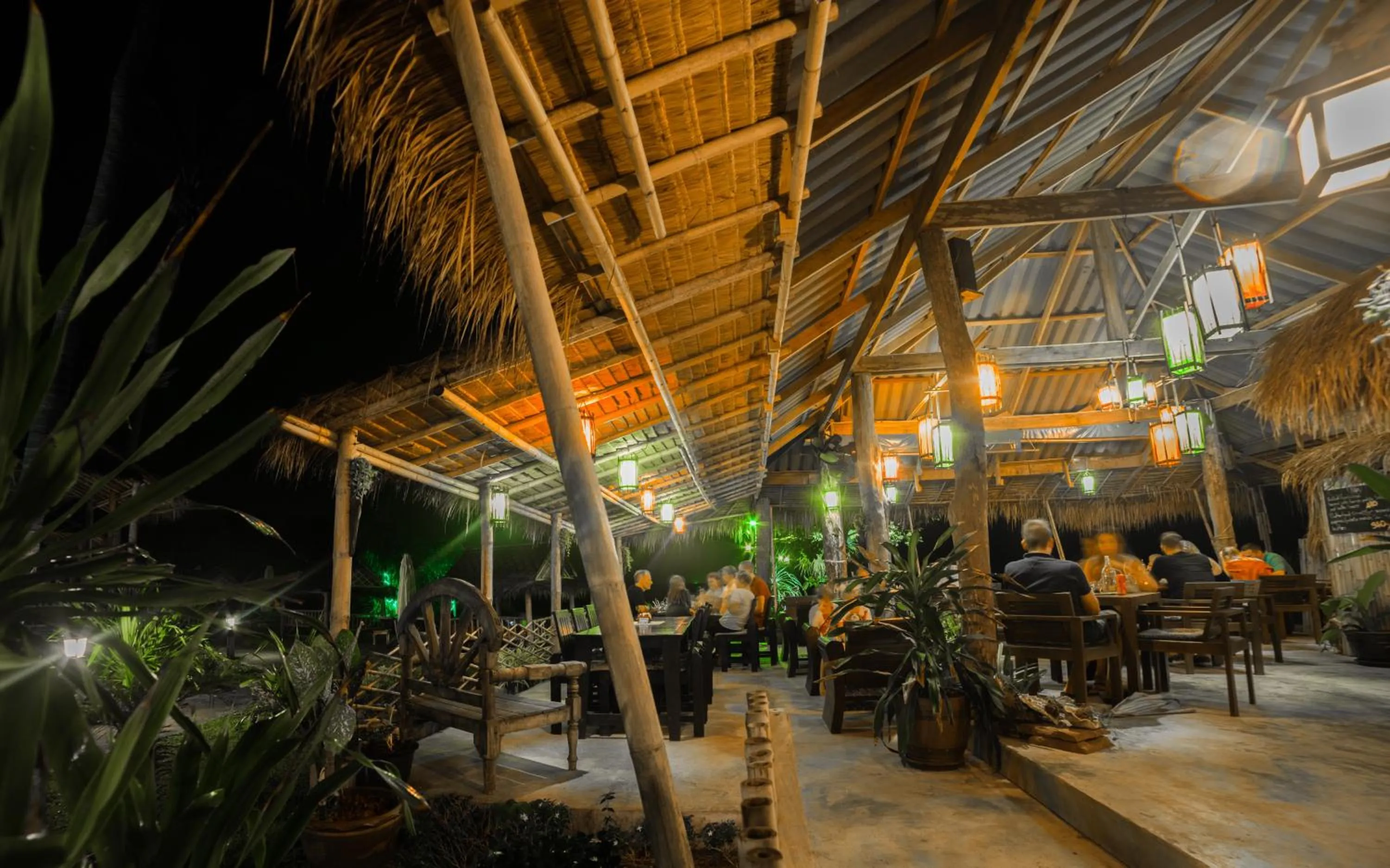 Restaurant/places to eat in Lazy Days Bungalows