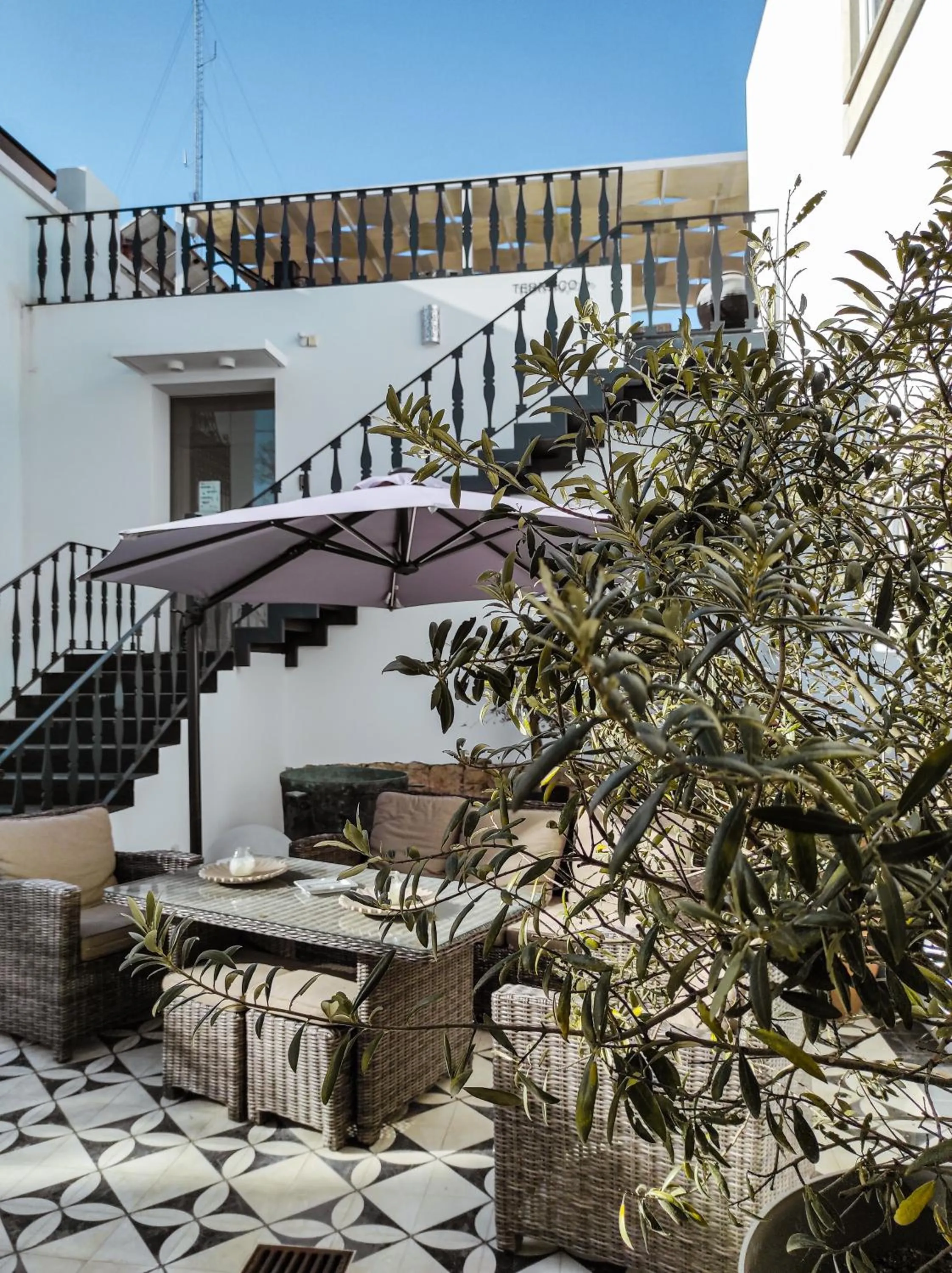 Patio in Casa de São Bento by PURUS