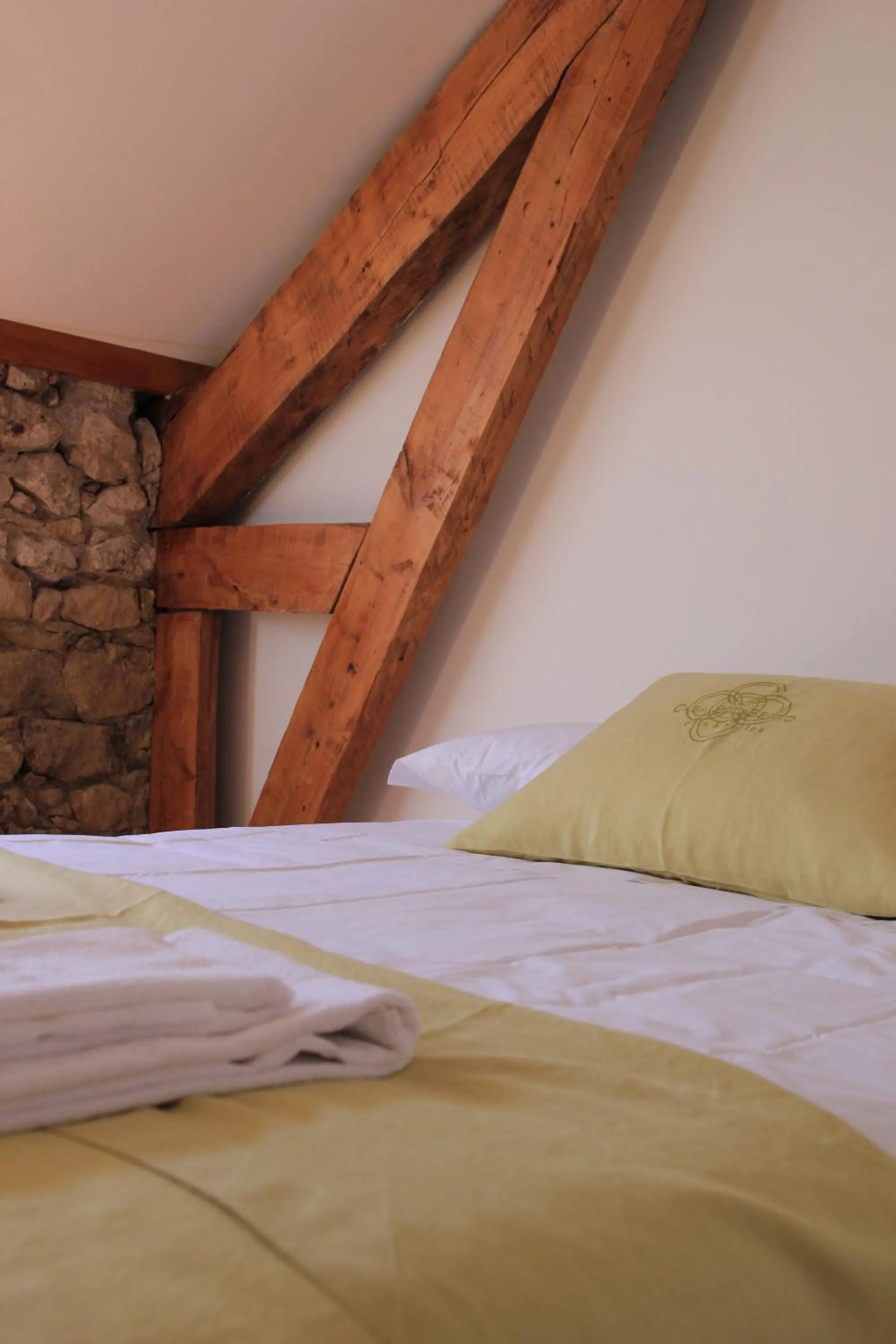 Bedroom, Bed in Casa de São Bento by PURUS