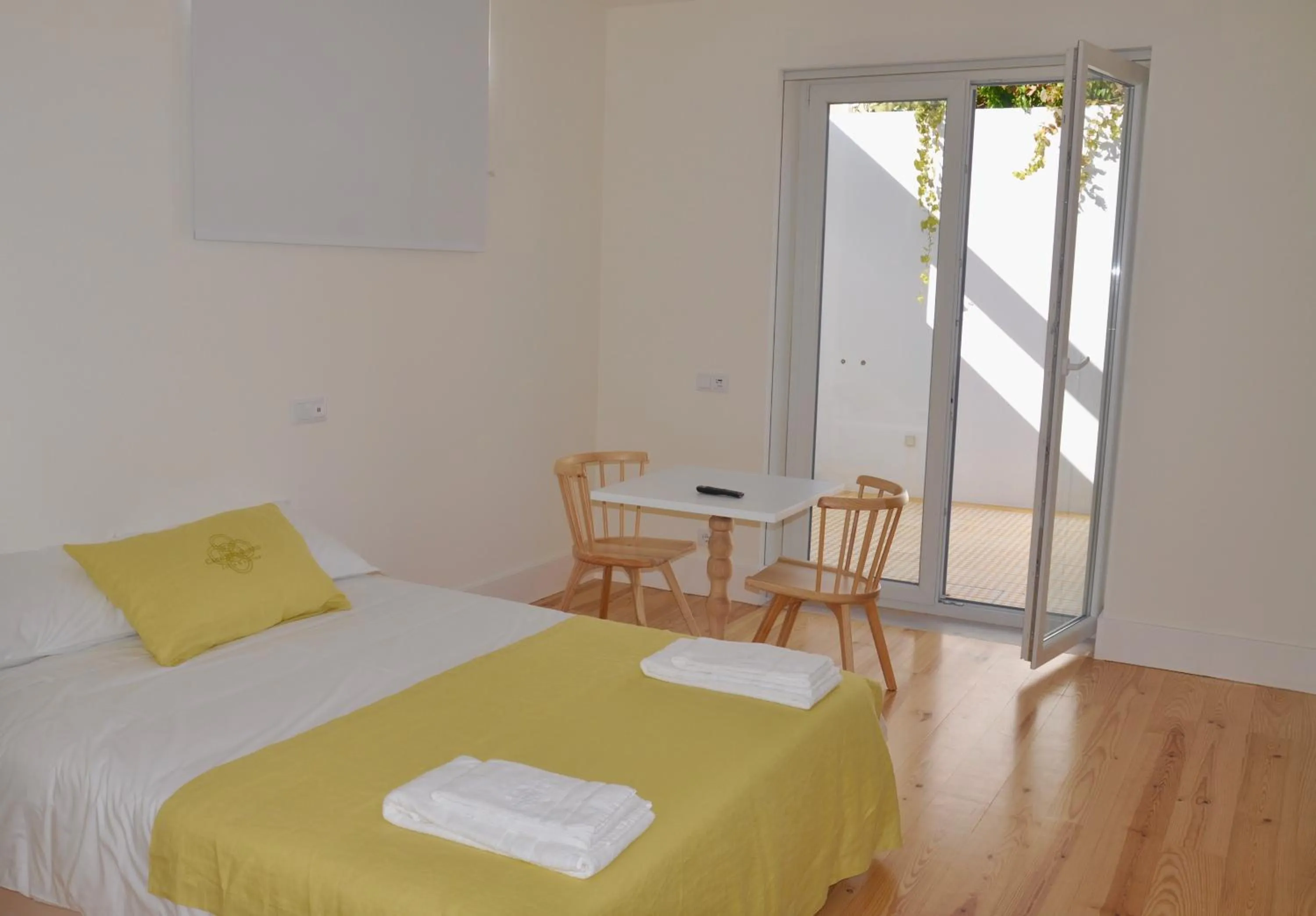 Bedroom, Bed in Casa de São Bento by PURUS
